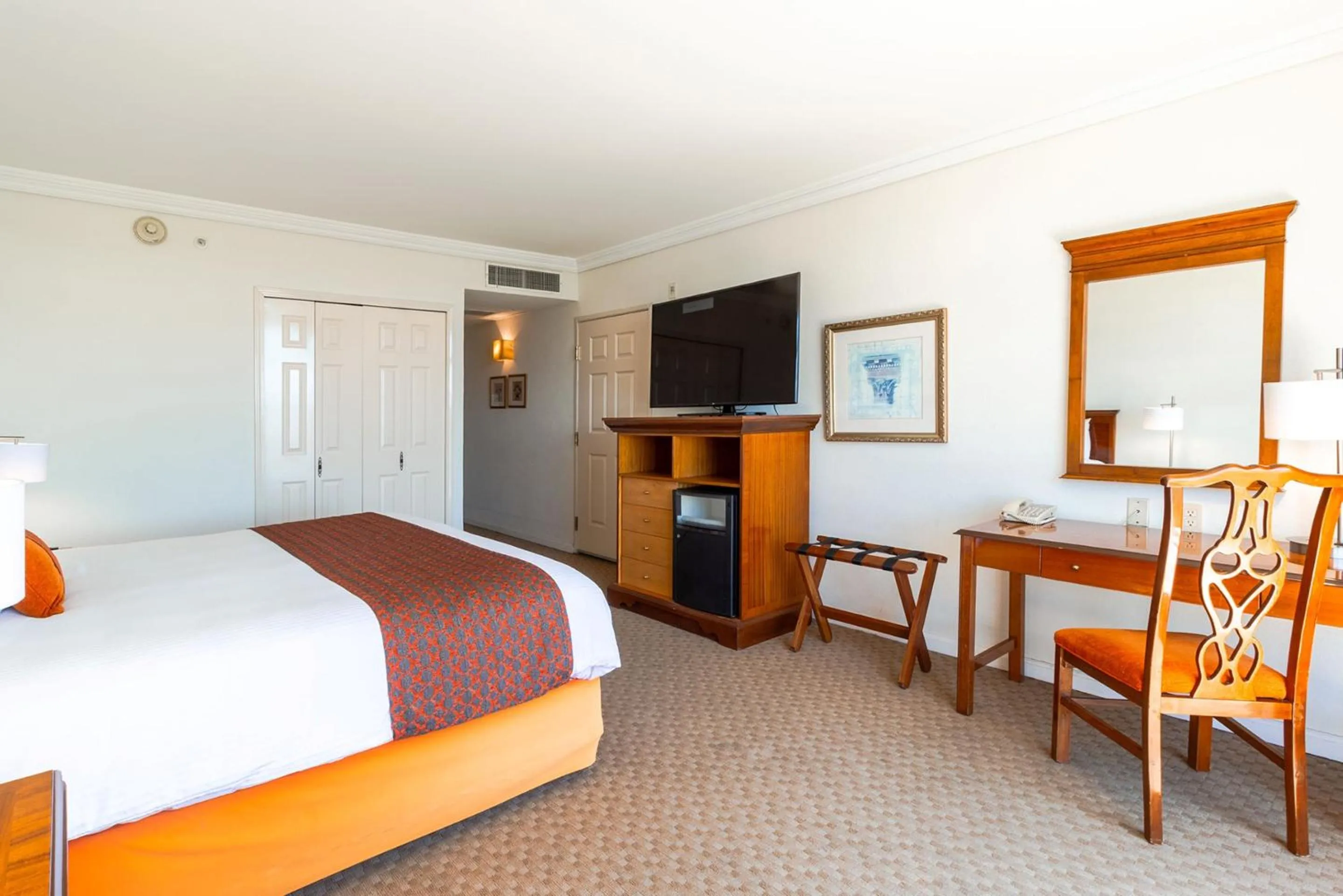 Photo of the whole room, Bed in Camino Real Puebla Angelopolis