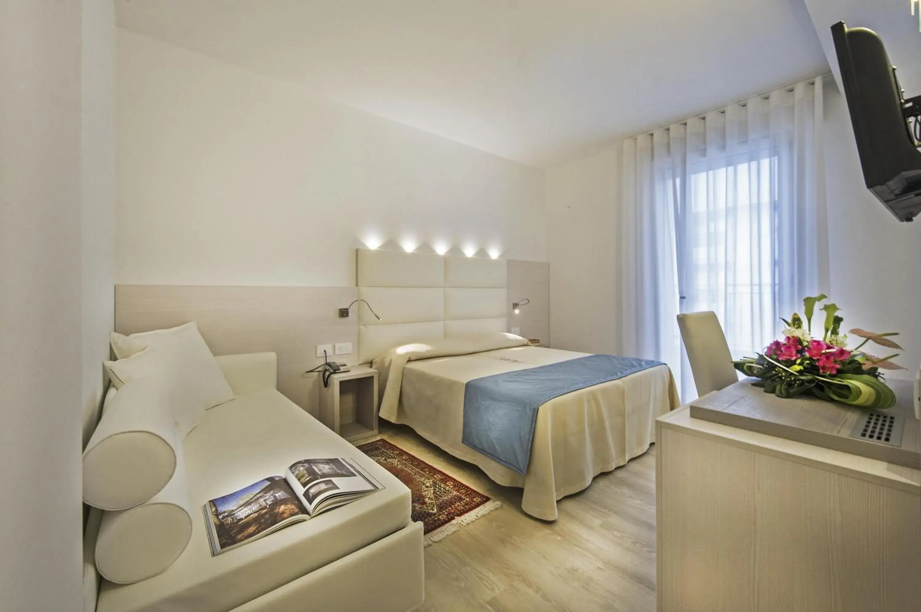 Double or Twin Room with Balcony in Hotel Hollywood***S Double or Twin Room with Balcony in Hotel Hollywood***S