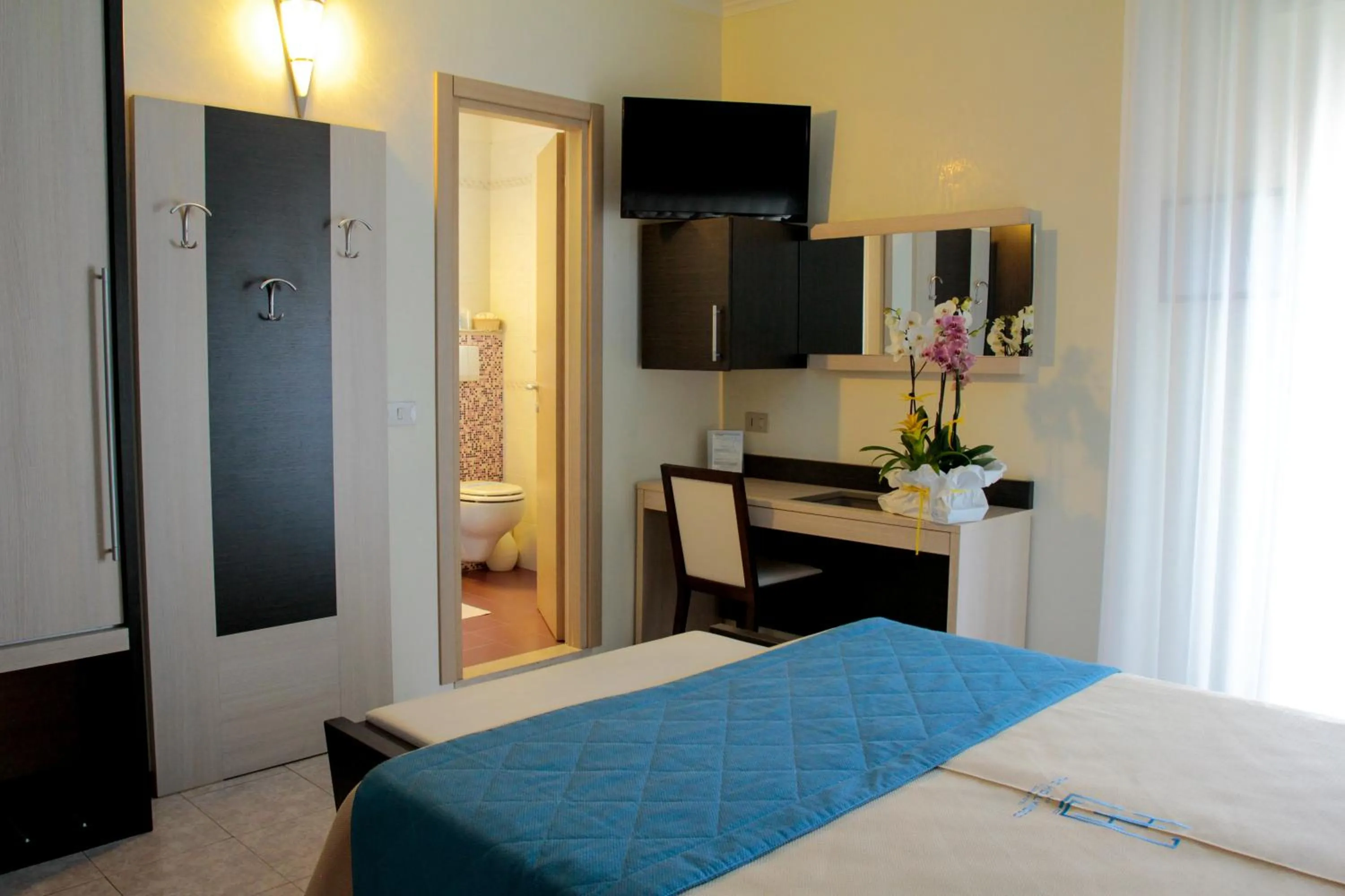 Bed in Hotel Hollywood***S