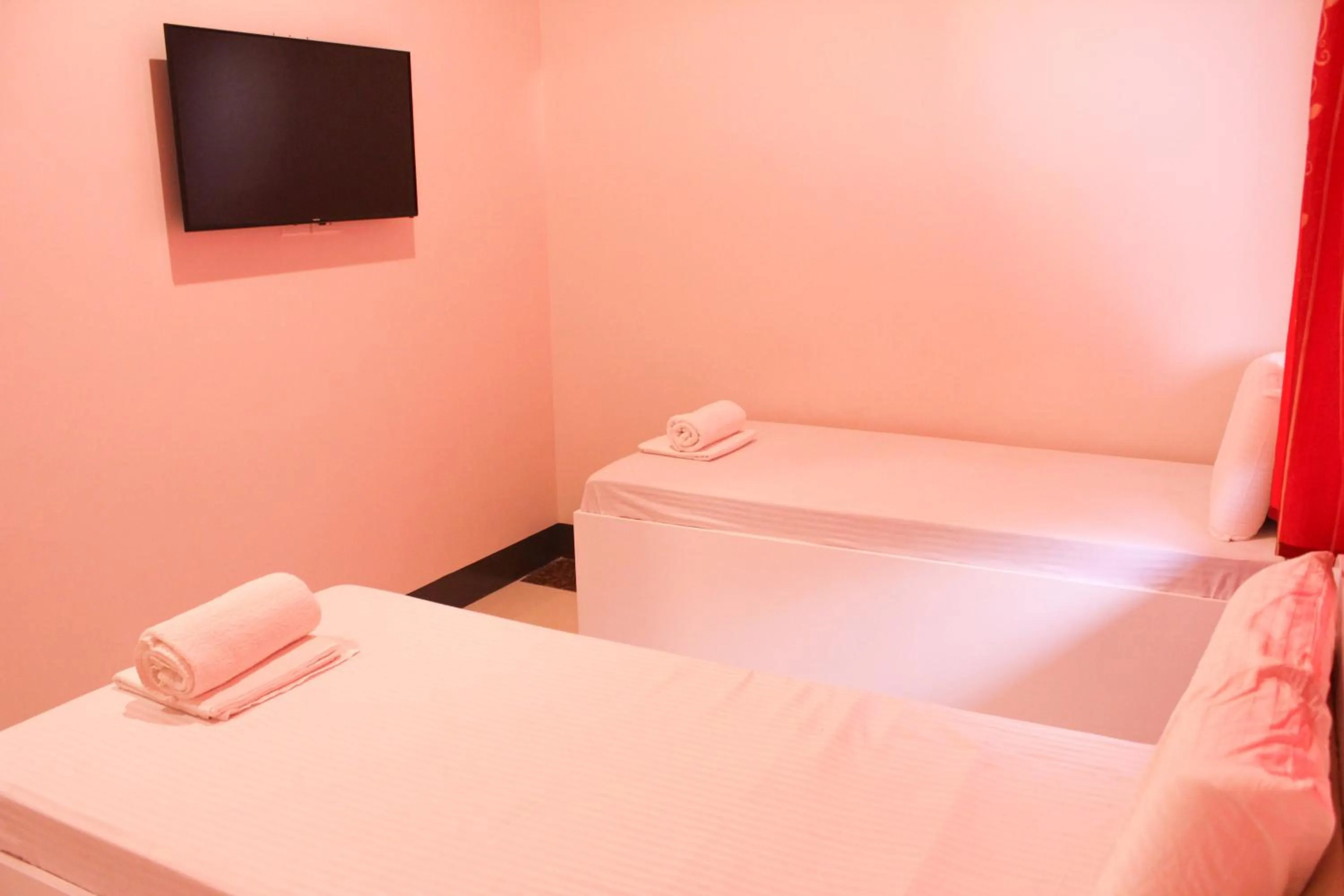 Bedroom, Bed in Butuan Grand Palace Hotel Annex