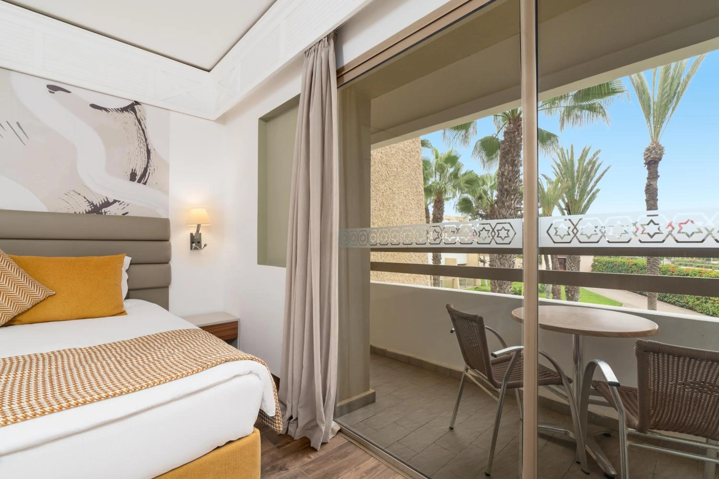 Balcony/Terrace, Bed in Dunes d'Or Ocean Club