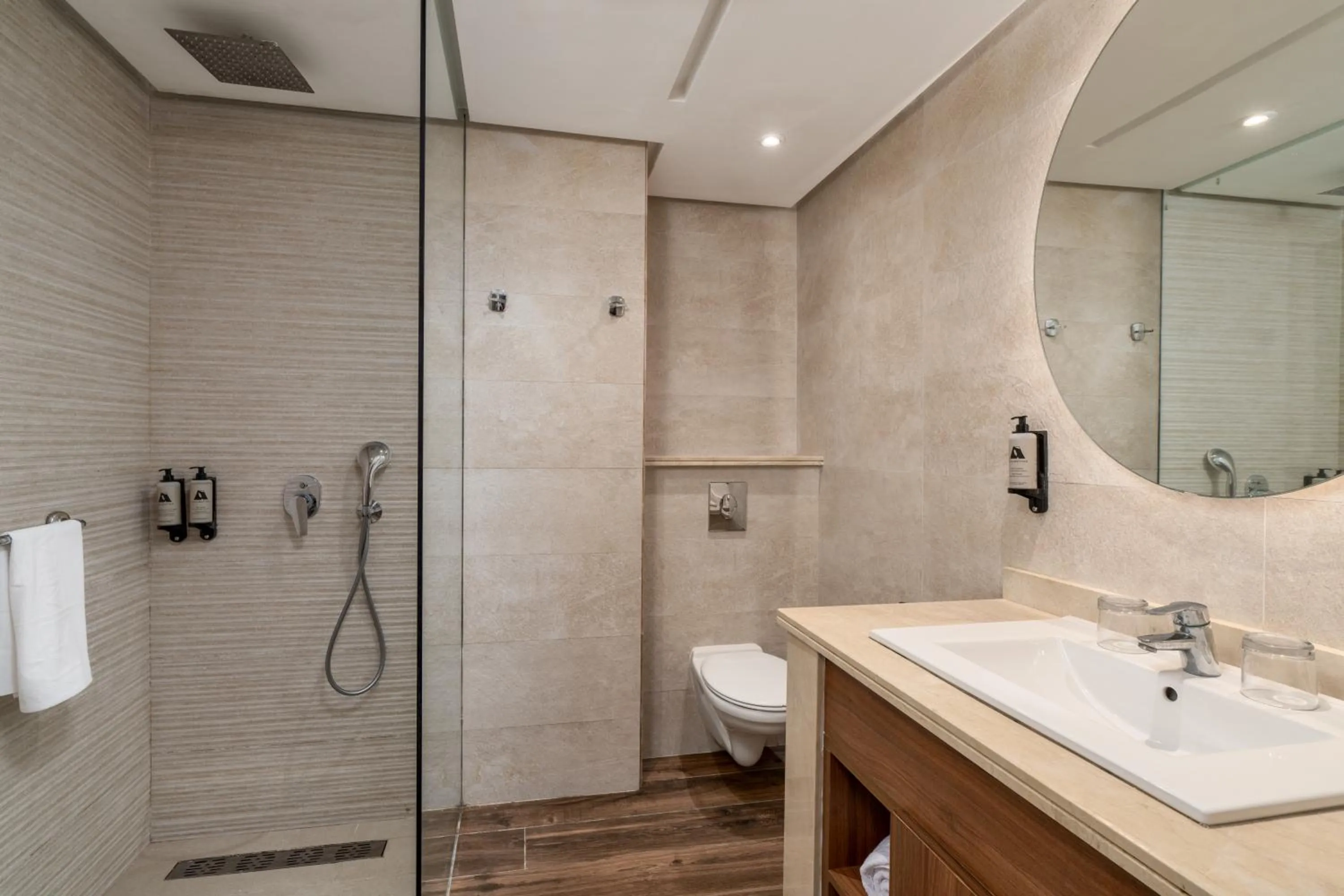 Shower in Dunes d'Or Ocean Club