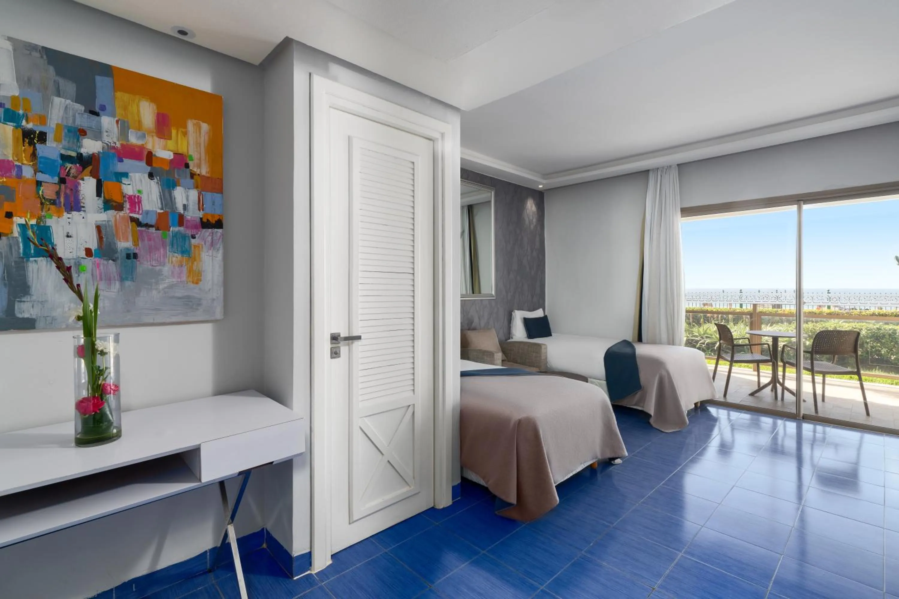 Photo of the whole room, Bed in Dunes d'Or Ocean Club