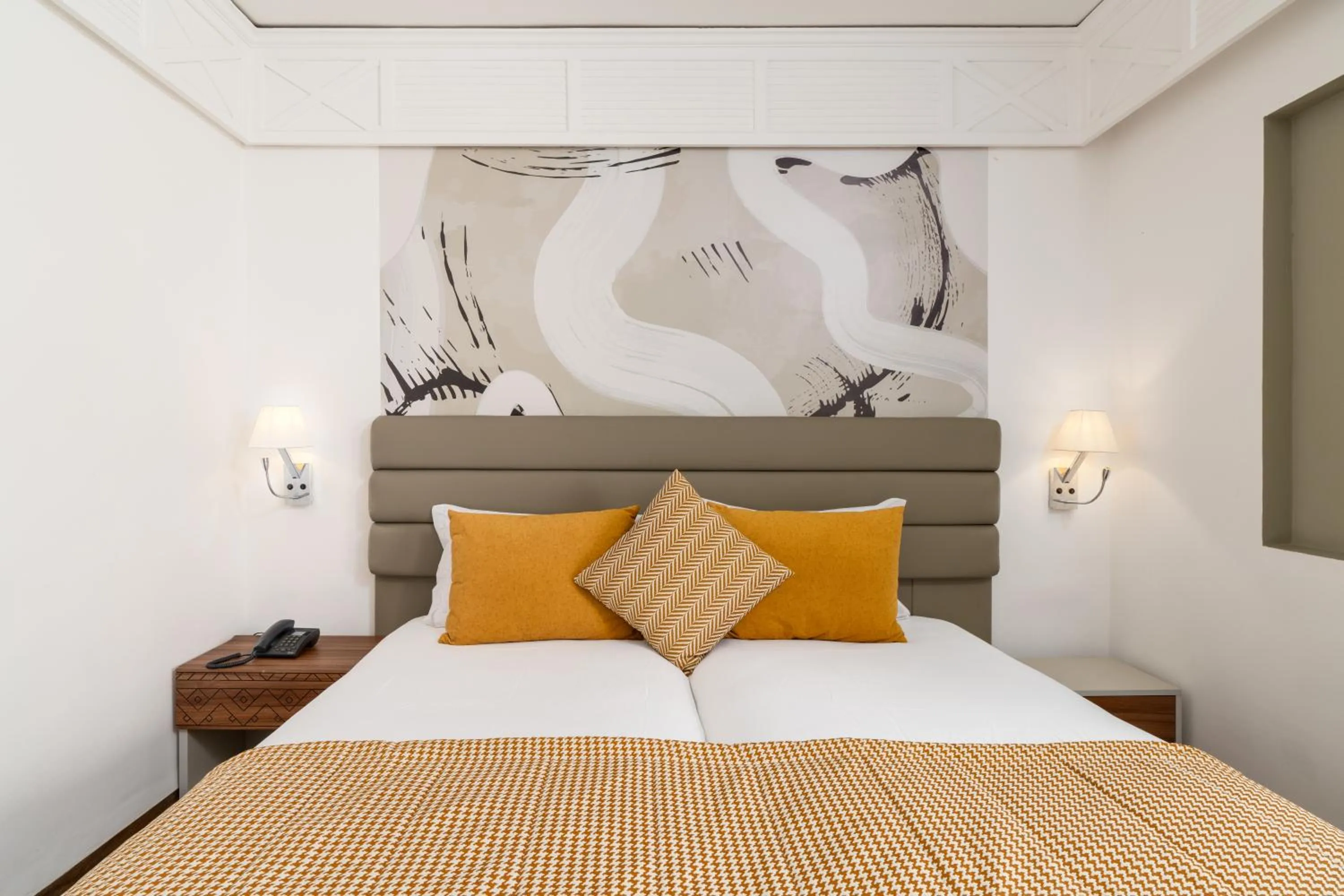 Bed in Dunes d'Or Ocean Club