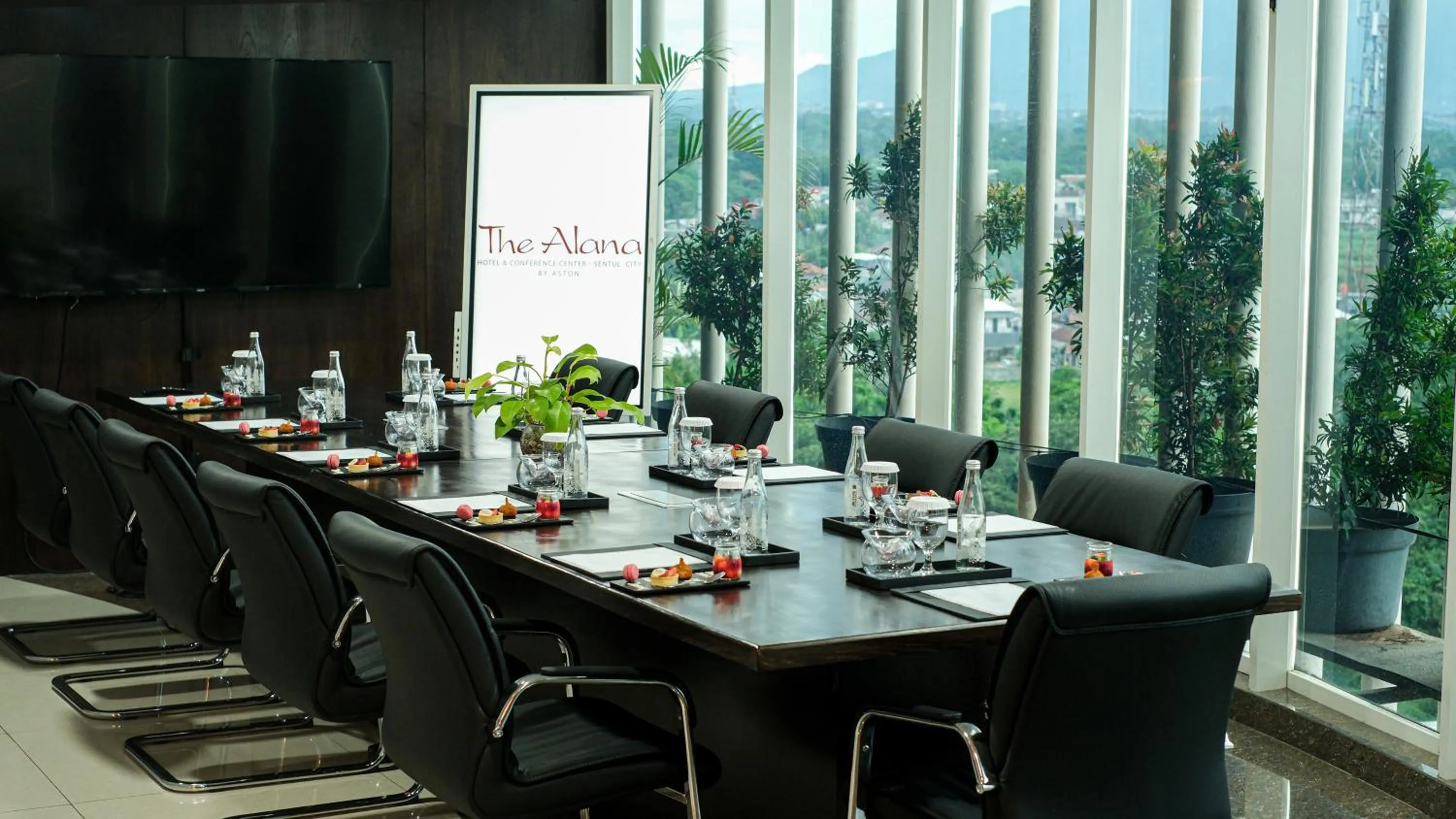 Meeting/conference room in The Alana Hotel and Conference Sentul City by ASTON
