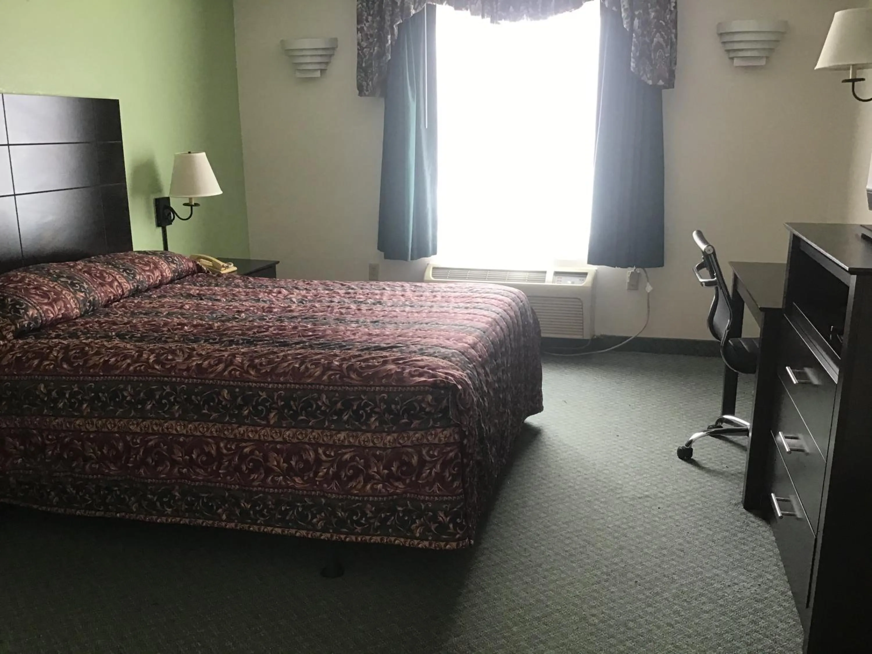 Bed in Anastasia Inn - Saint Augustine