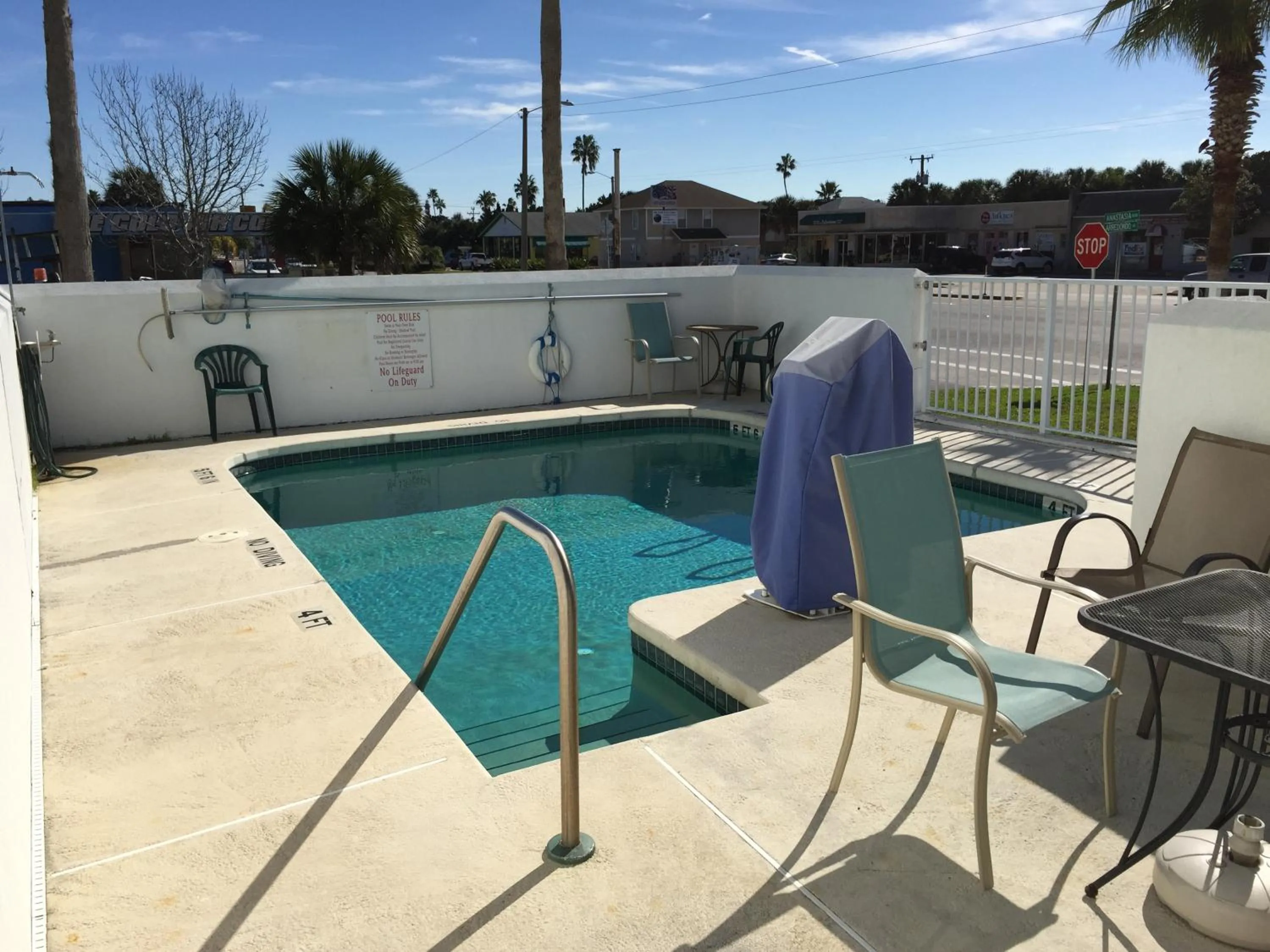 Swimming pool in Anastasia Inn - Saint Augustine