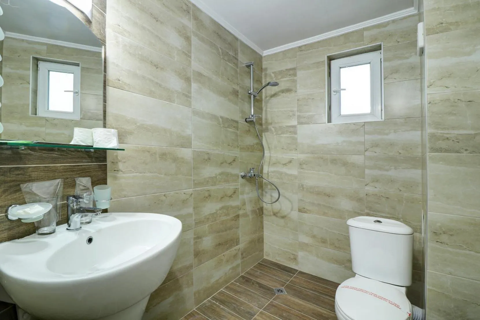 Shower in Family Hotel Jupiter