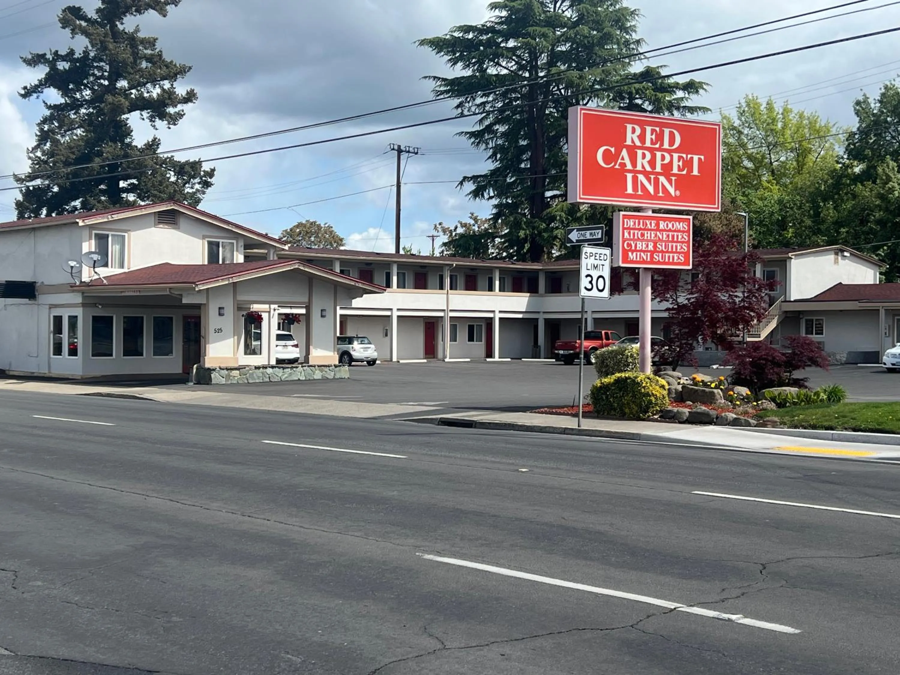 Property building in Red Carpet Inn Medford