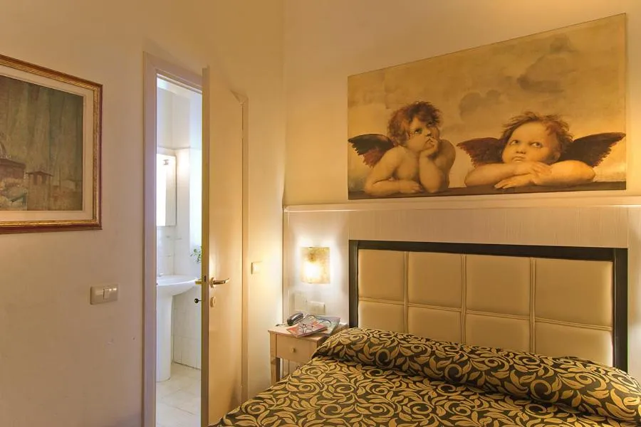 Bed in Florence Room B&B