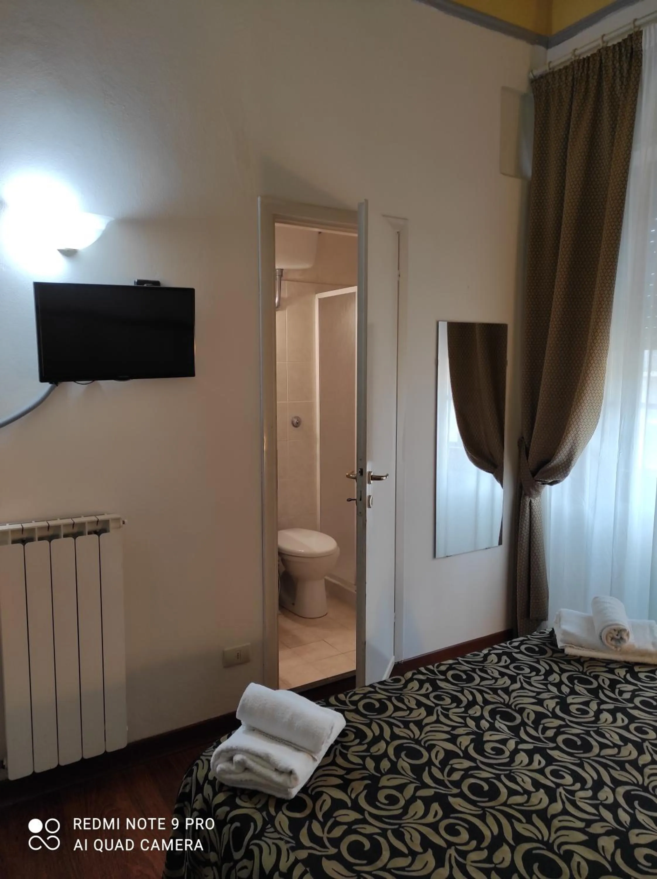 Bed in Florence Room B&B