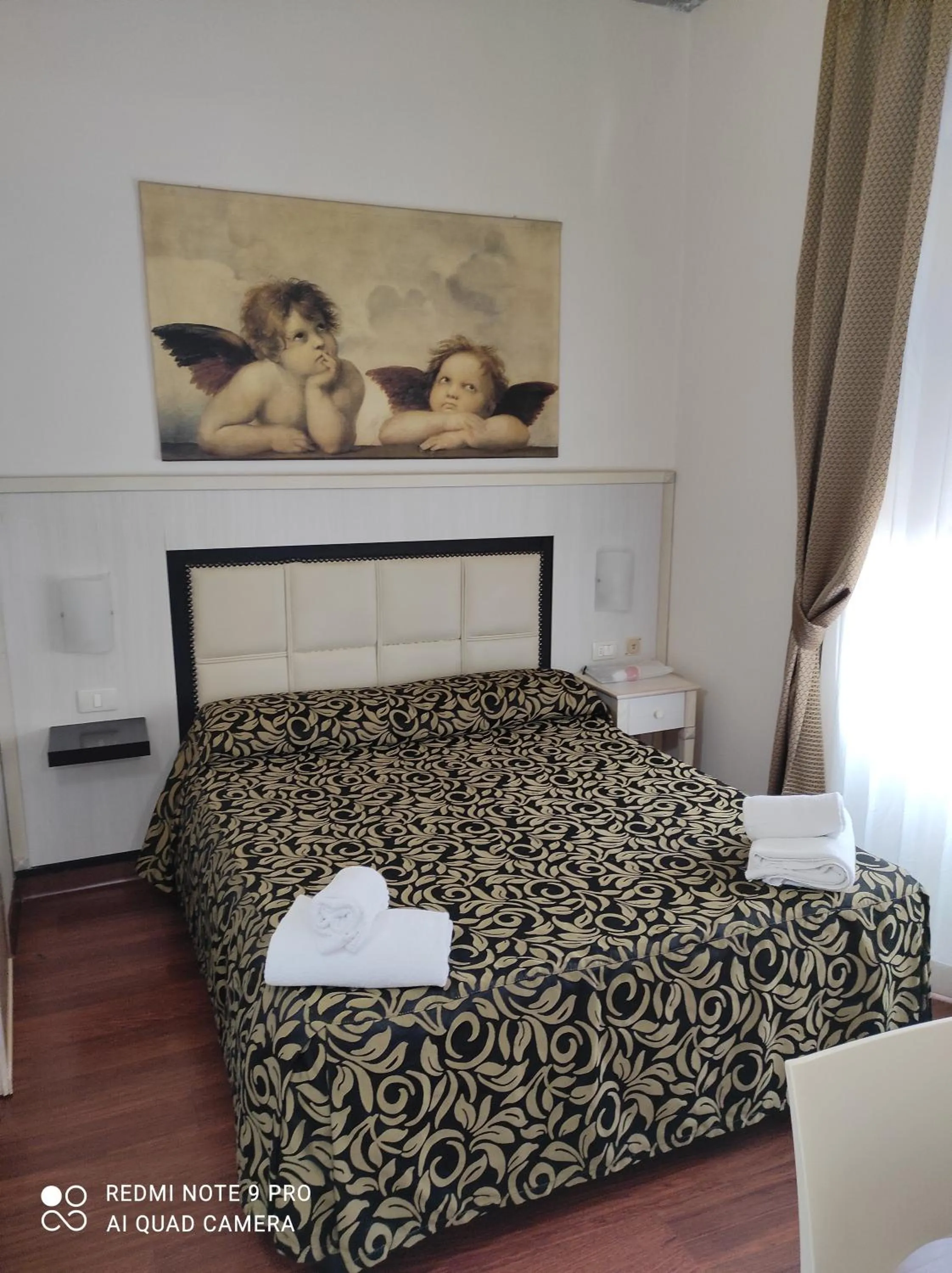 Bed in Florence Room B&B