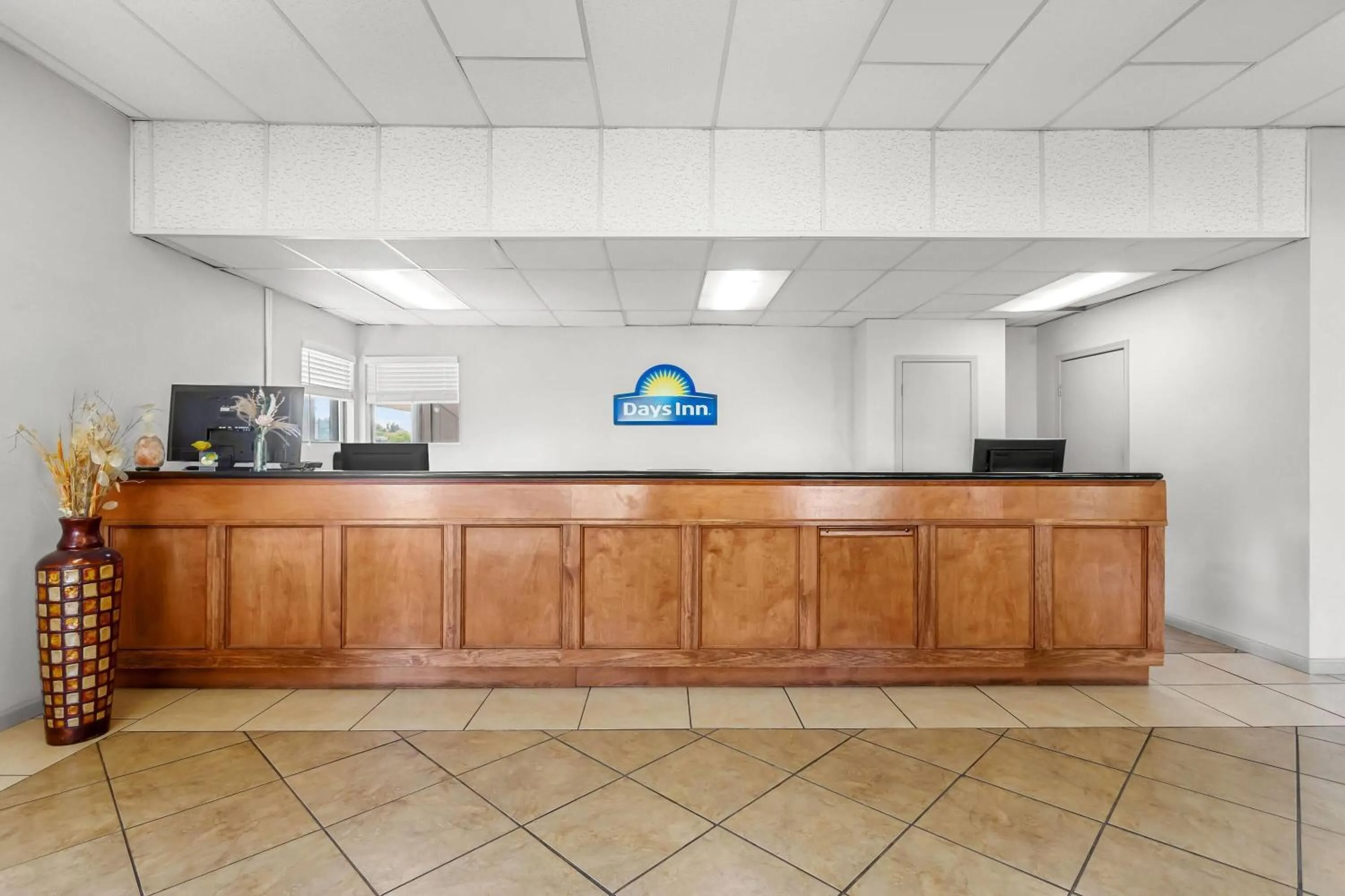 Lobby or reception in Days Inn by Wyndham Huntington