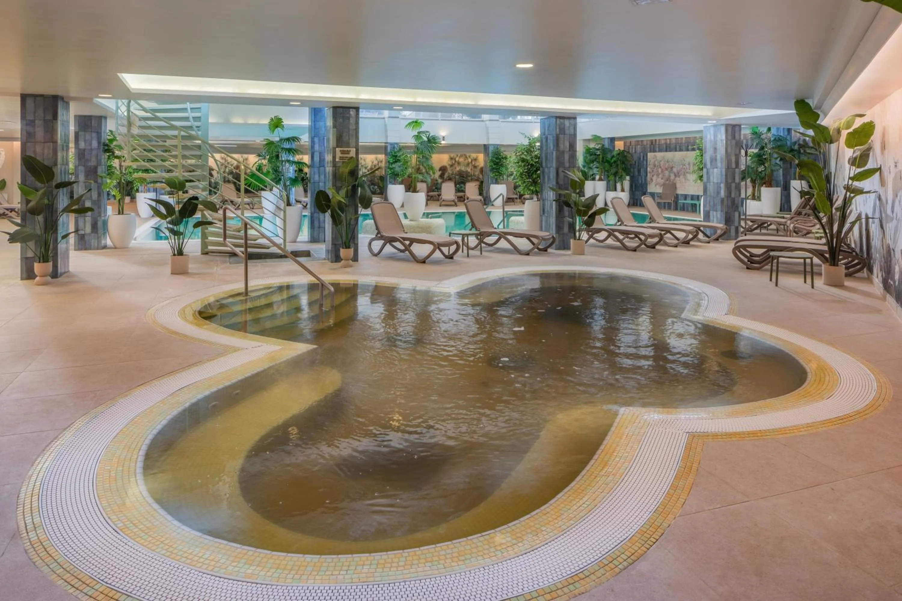 Swimming pool in Hotel Atlantis Wellness & Conference