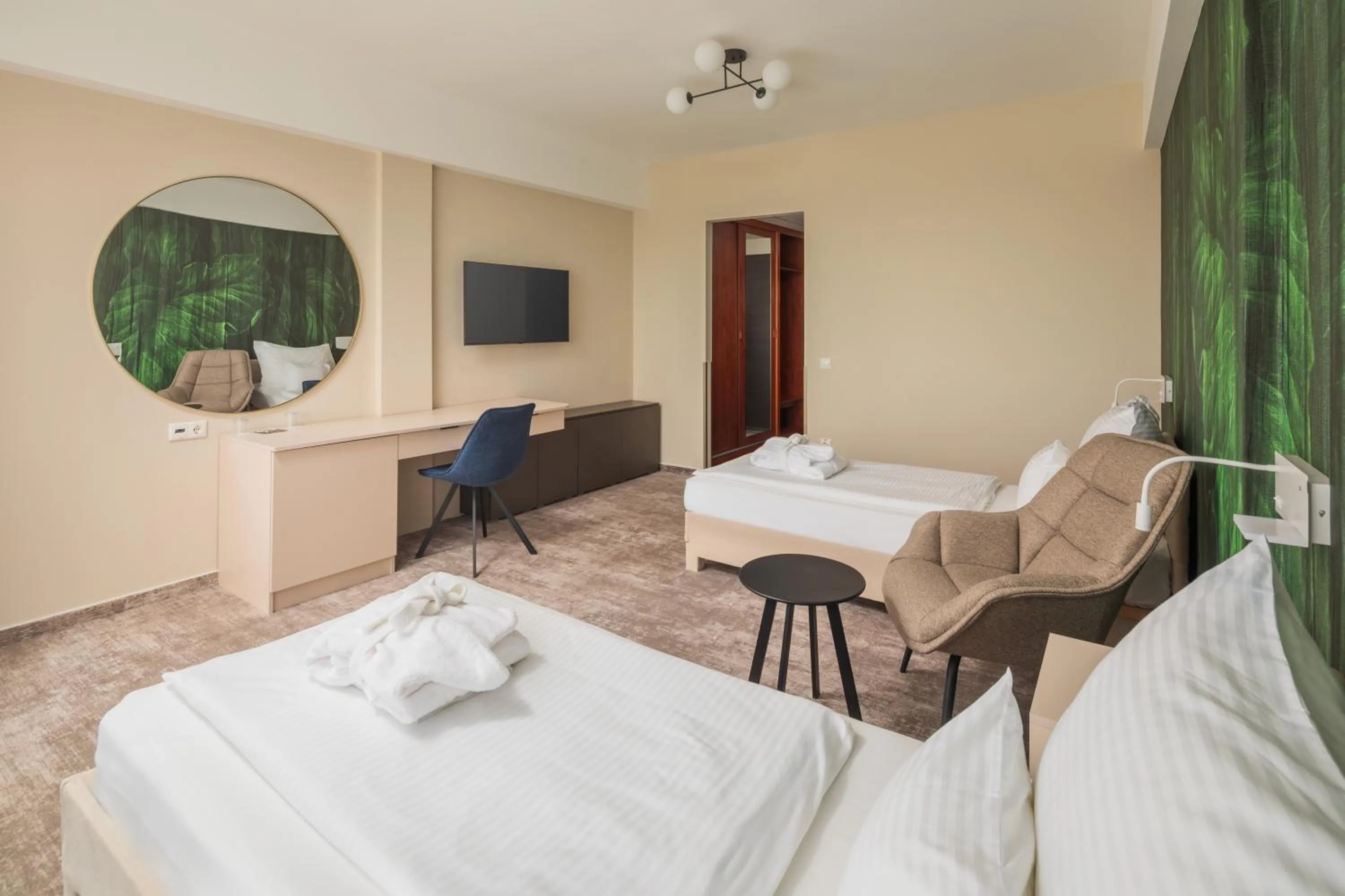 Bedroom, Bed in Hotel Atlantis Wellness & Conference