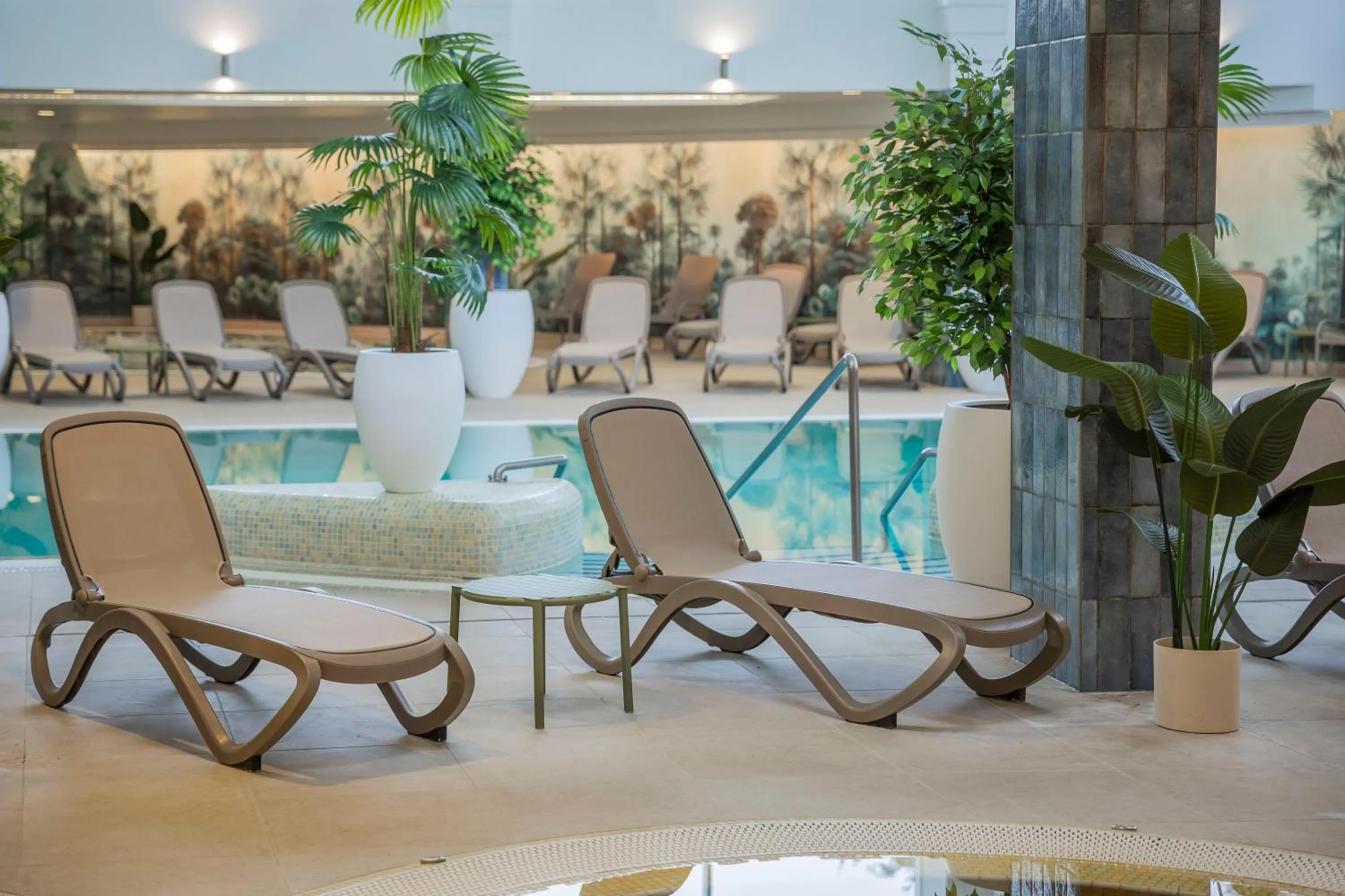 Swimming pool in Hotel Atlantis Wellness & Conference