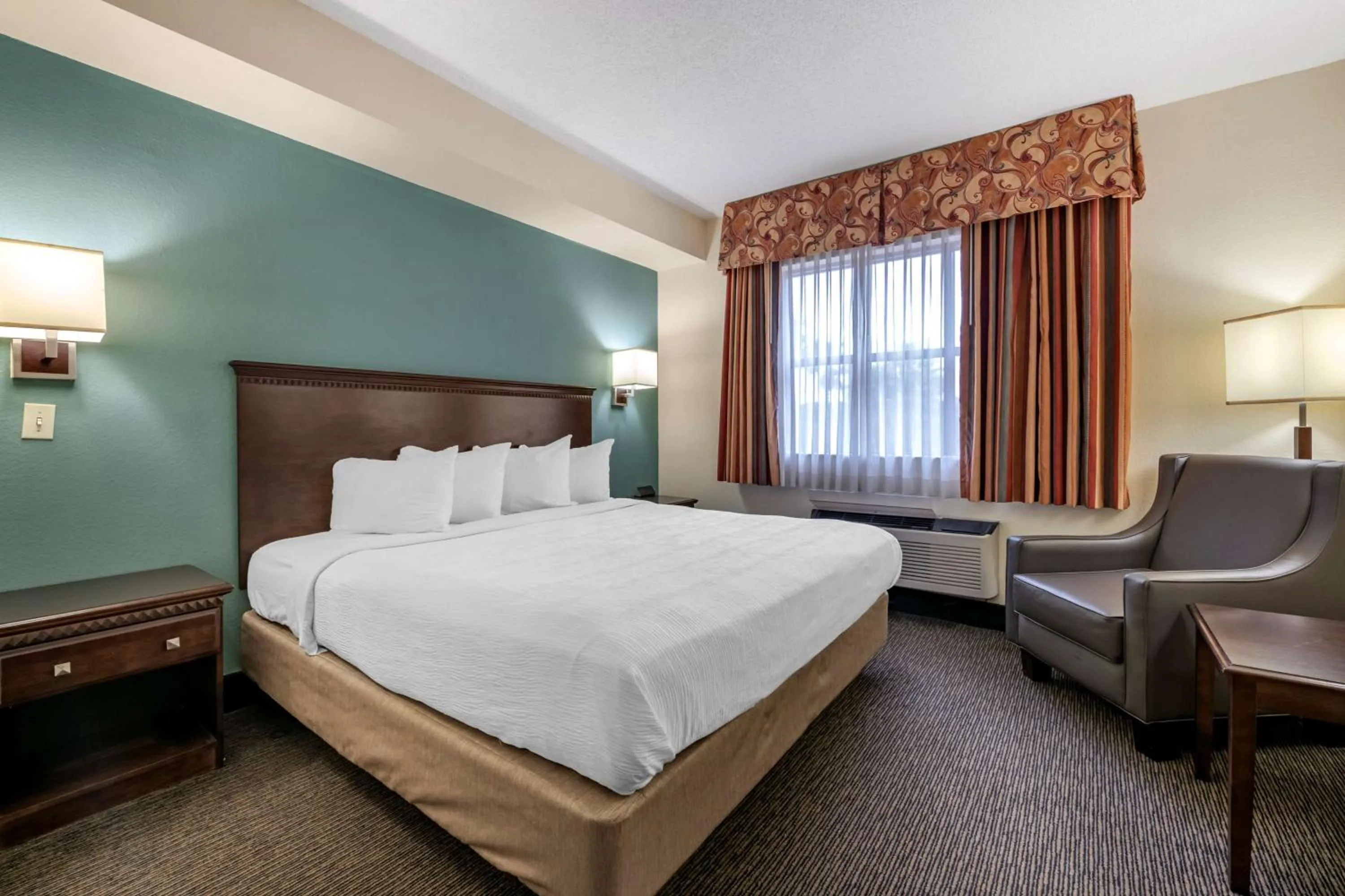 Bedroom, Bed in Best Western Gateway Grand