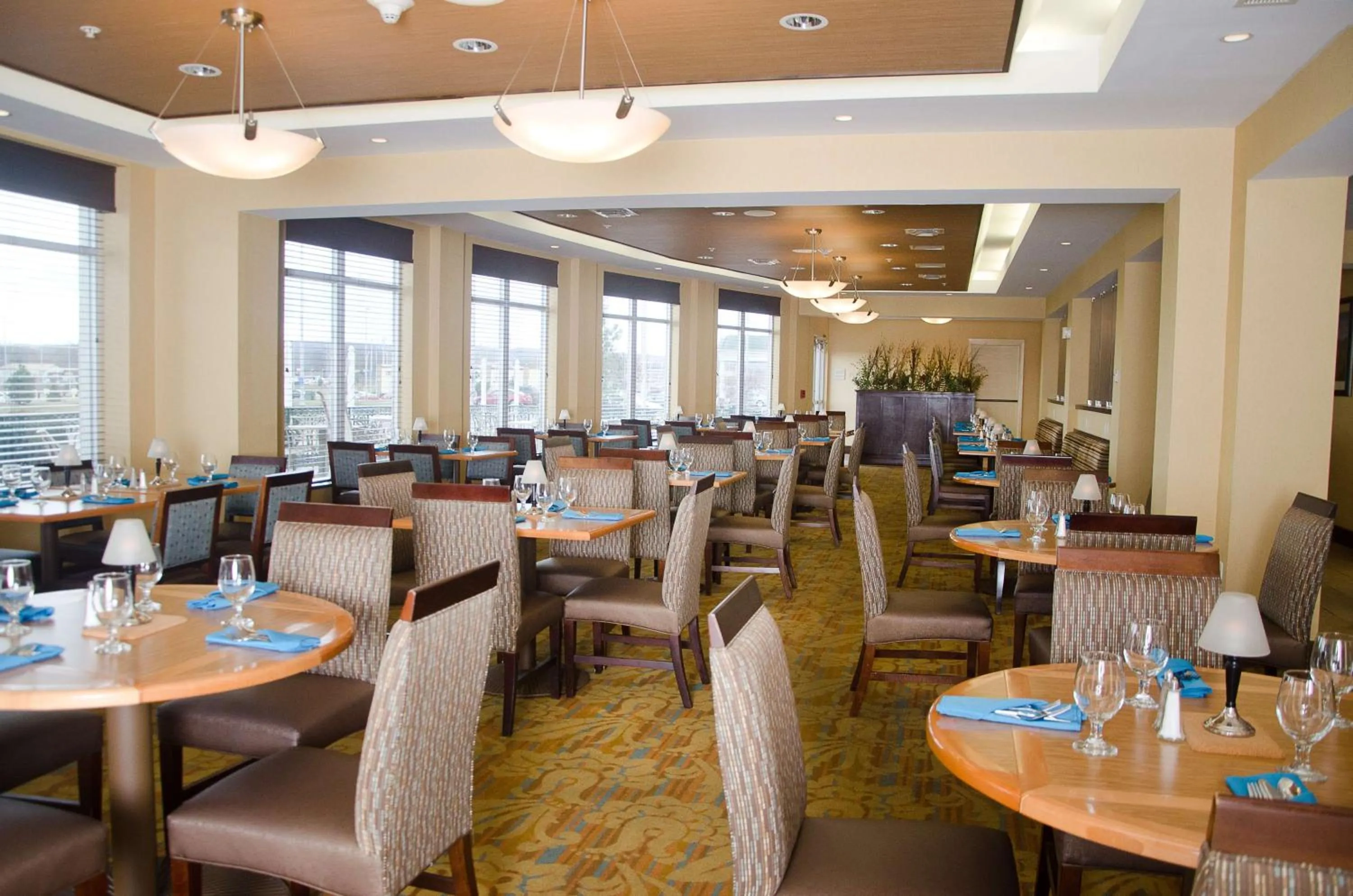 Restaurant/places to eat in Hilton Garden Inn Watertown