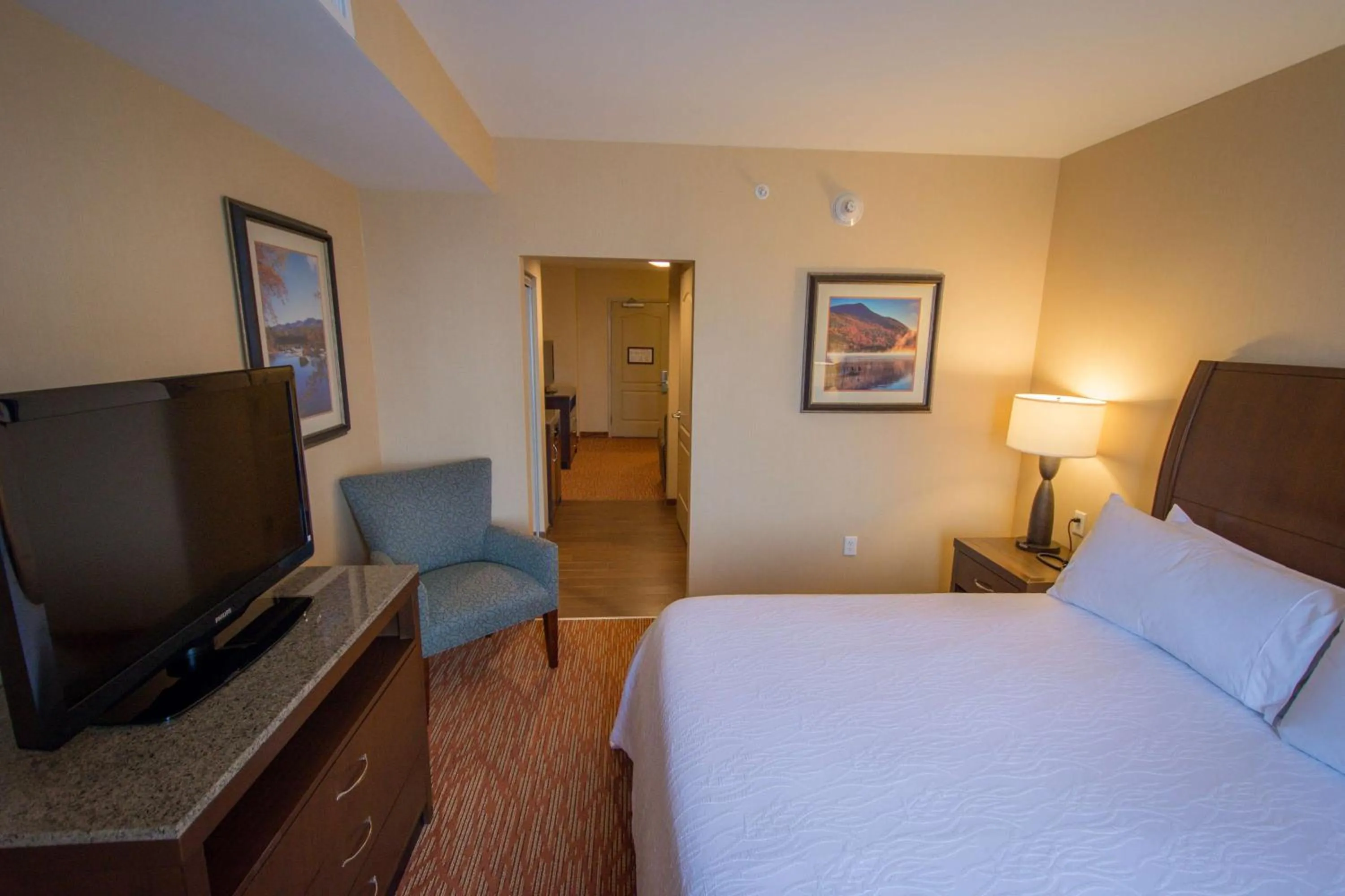 Bedroom, Bed in Hilton Garden Inn Watertown