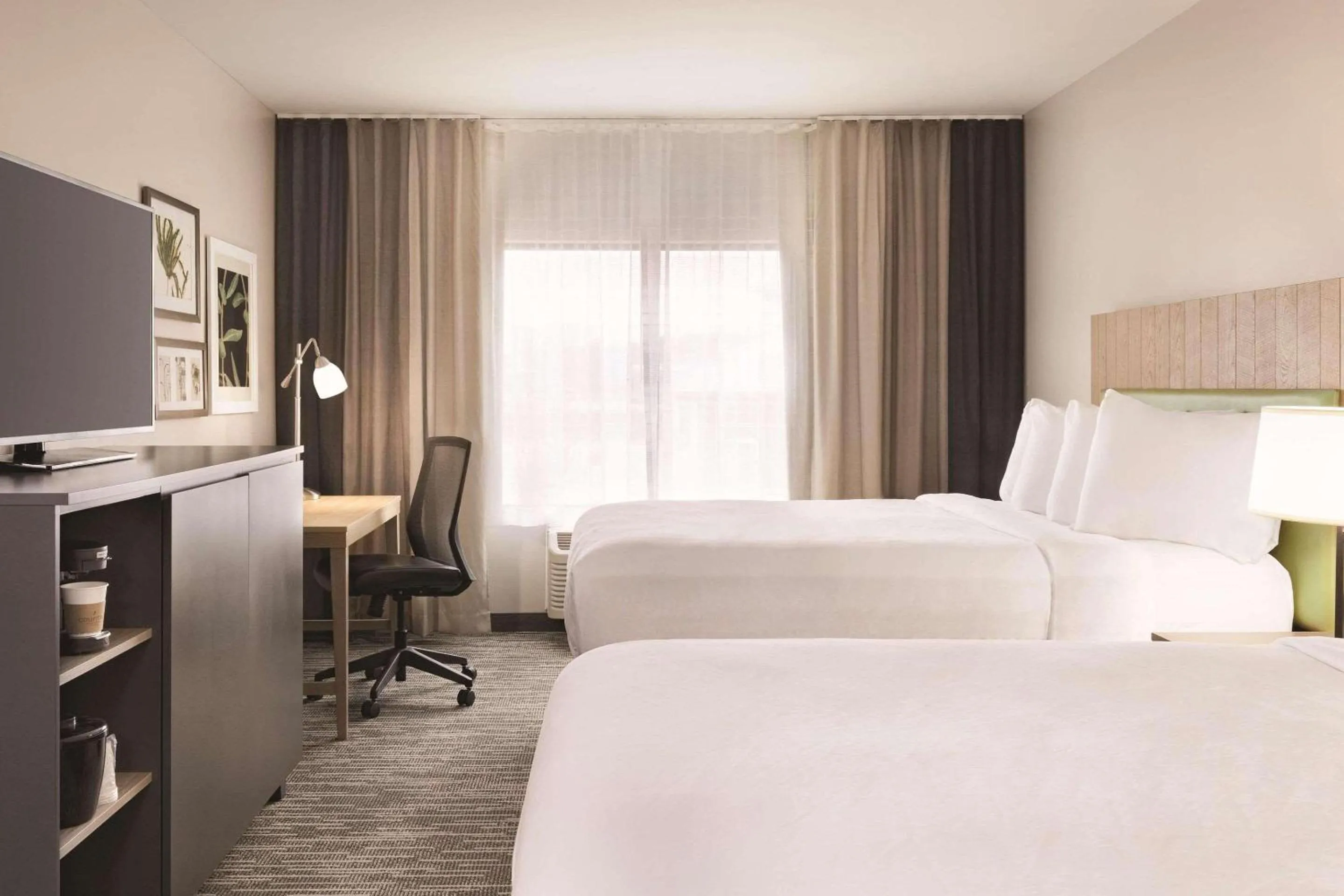 Bedroom, Bed in Country Inn & Suites by Radisson, Sevierville-Kodak, TN