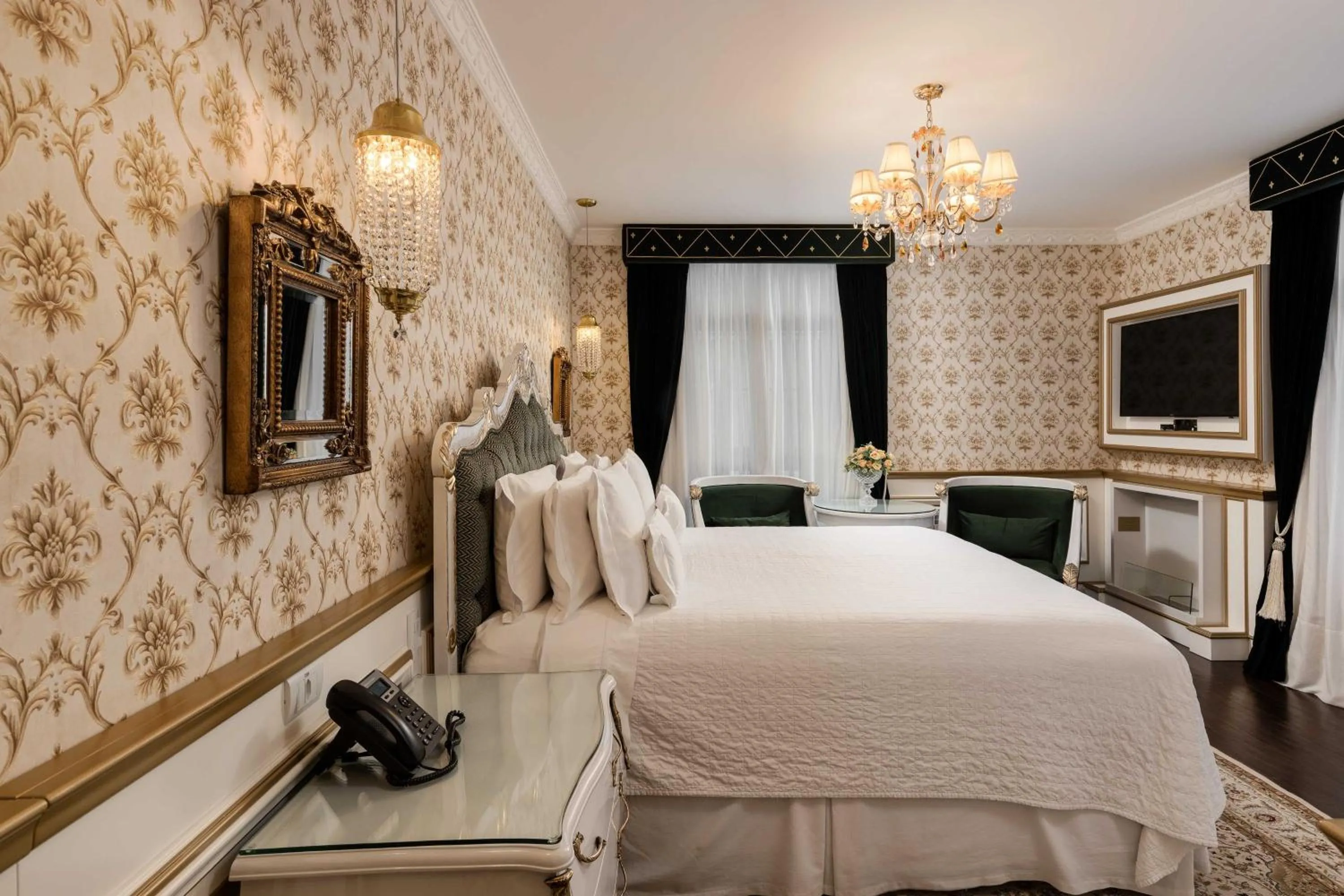 Bed in Hotel Colline de France