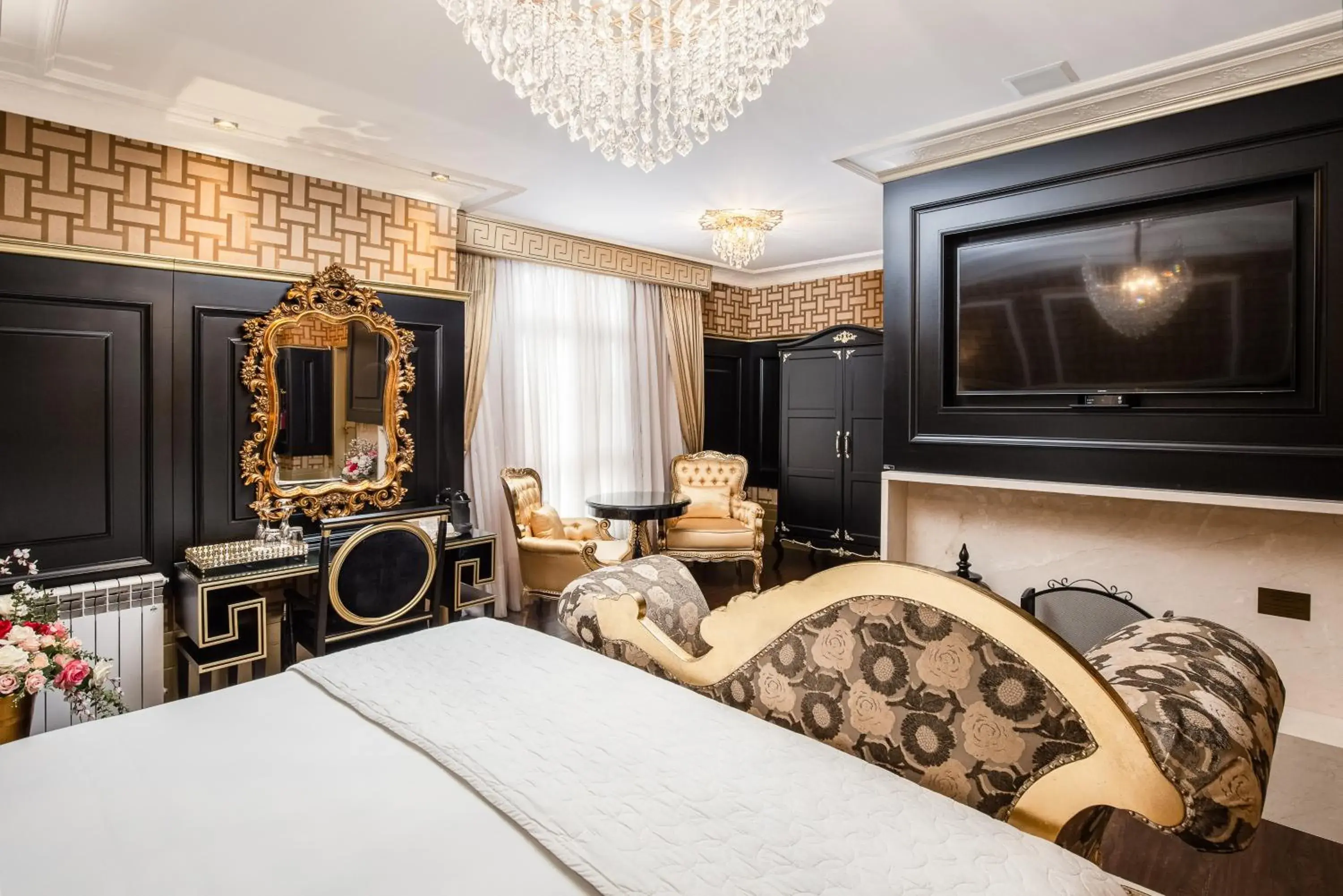 Suite Master with Spa Bath in Hotel Colline de France Suite Master with Spa Bath in Hotel Colline de France