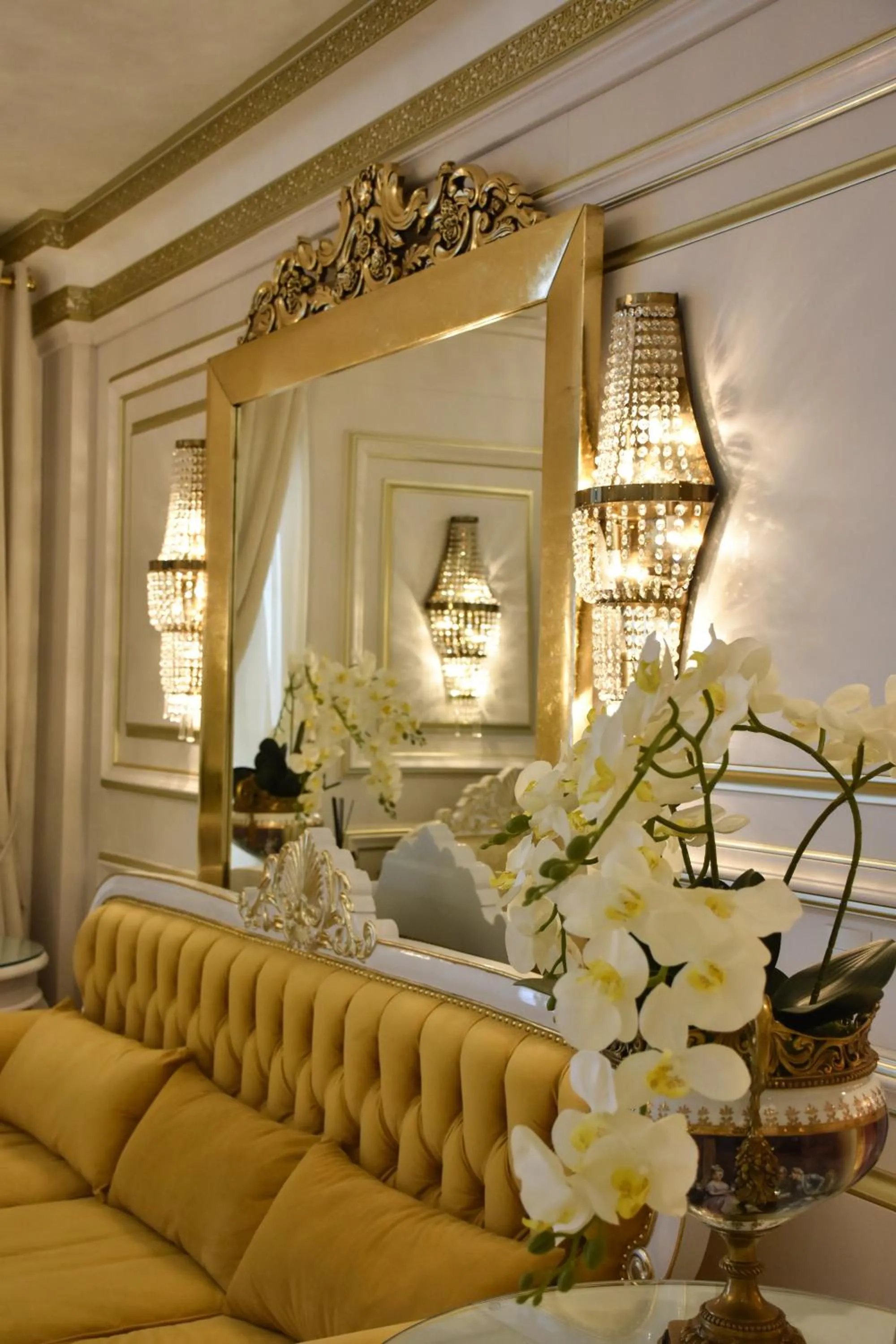 Lobby or reception in Hotel Colline de France