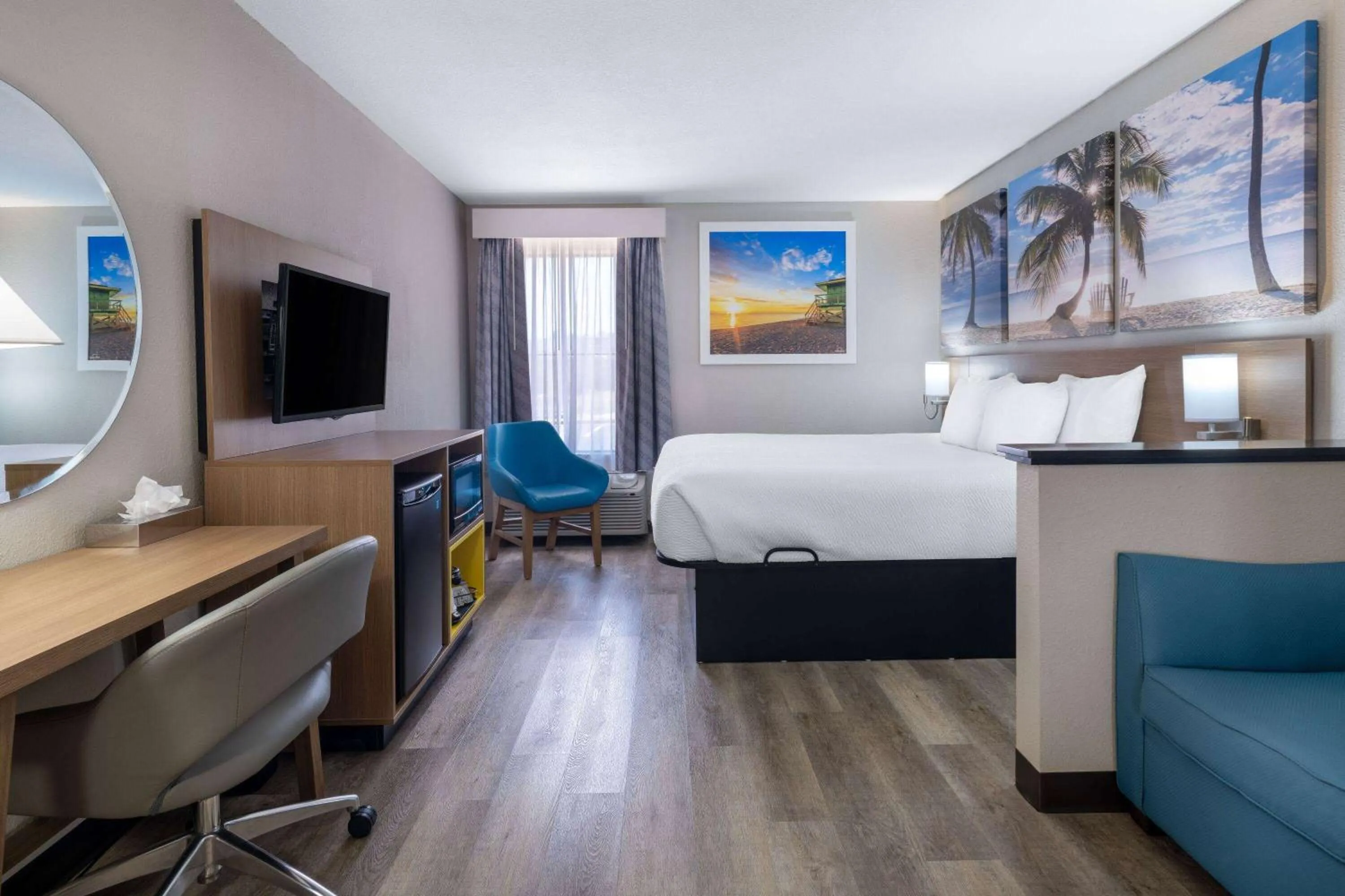 Bed in Days Inn & Suites by Wyndham Commerce