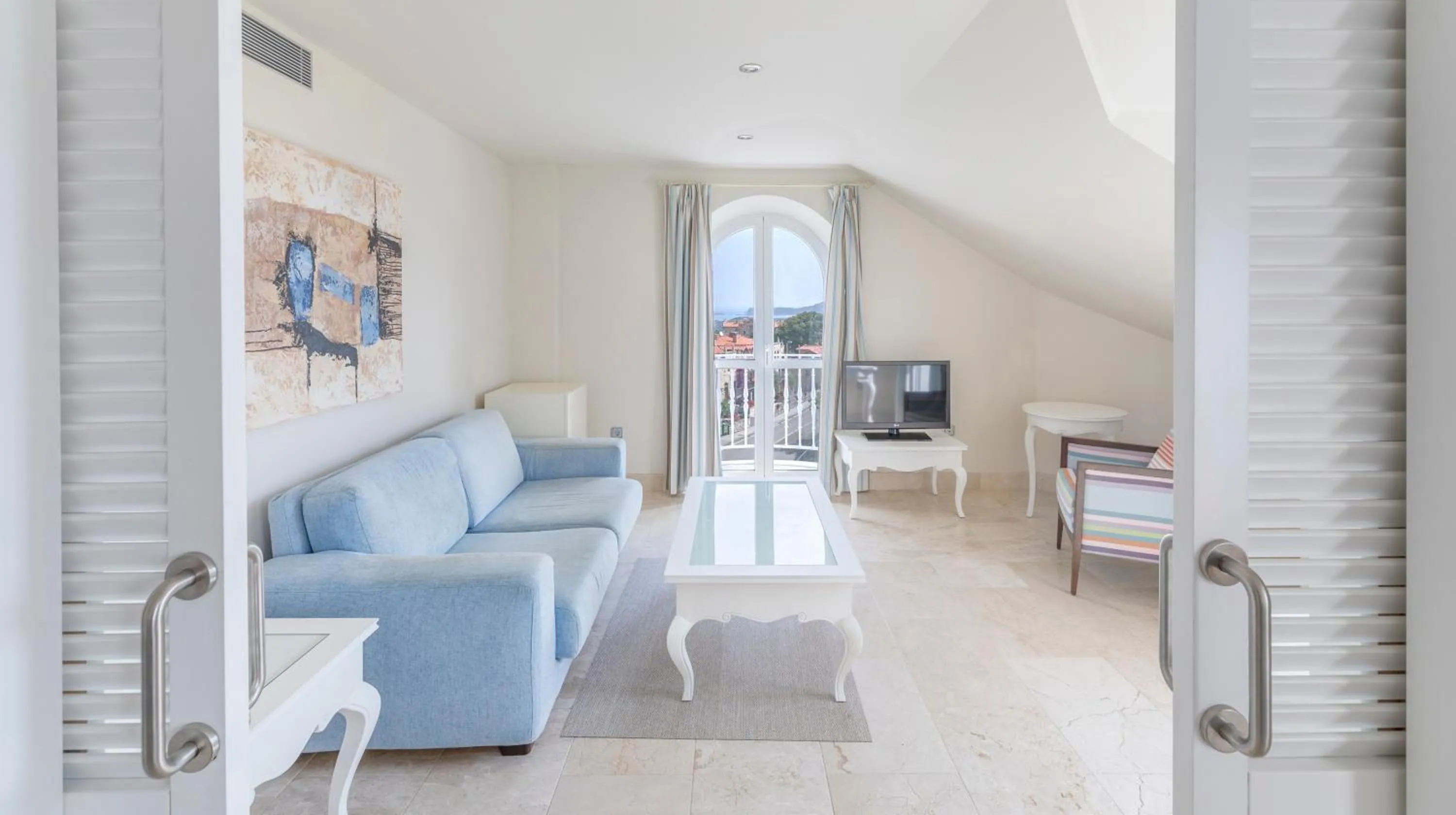 Deluxe Double Room with Extra Bed in Gran Hotel Suances