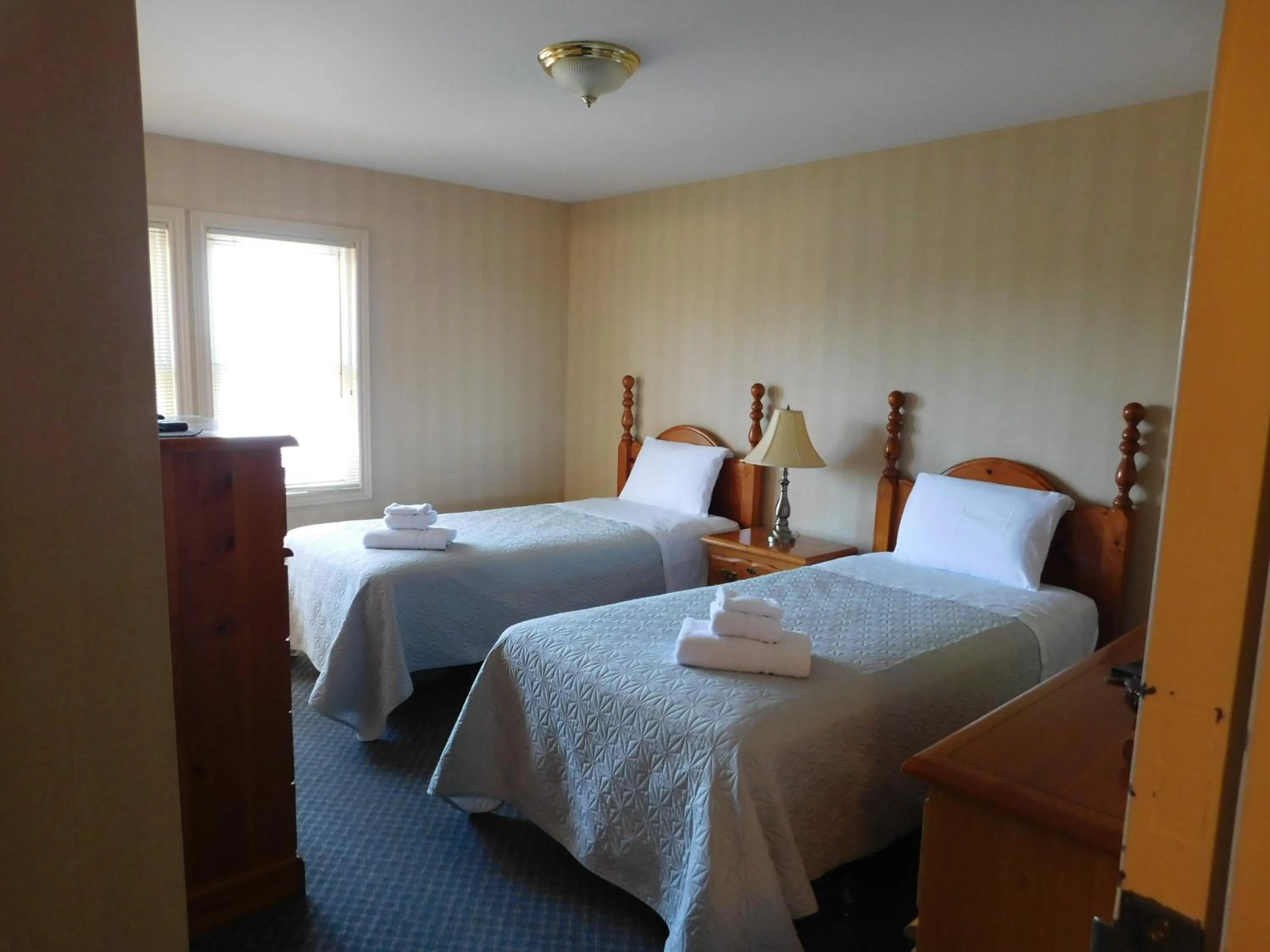 Bed in Rainbow Bed & Breakfast