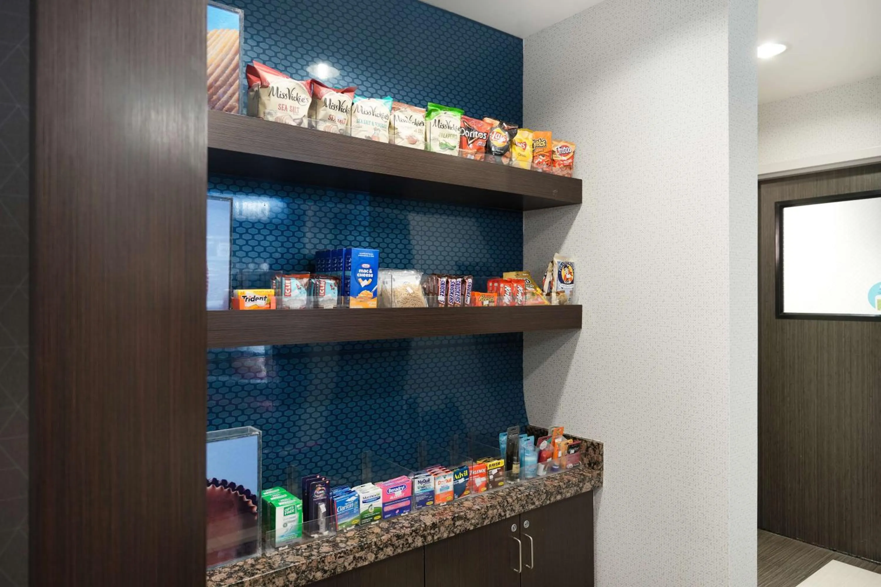 Restaurant/places to eat in Hampton Inn and Suites Tulsa Central