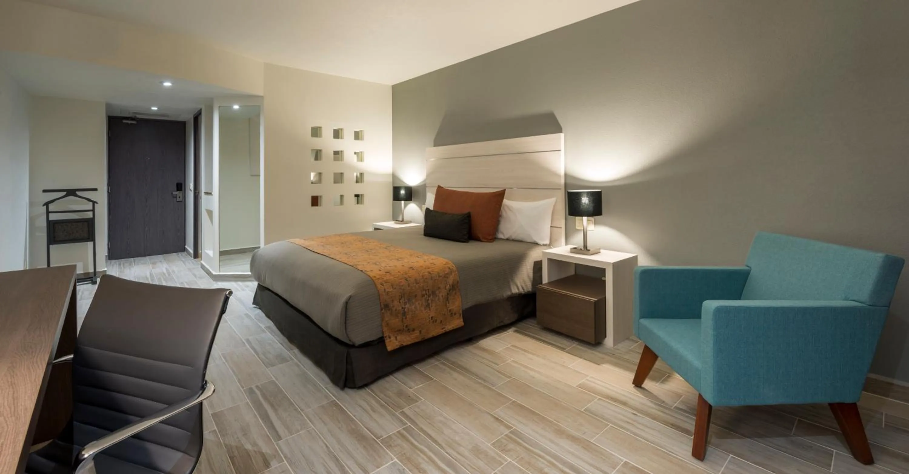 Restaurant/places to eat, Bed in Real Inn San Luis Potosi