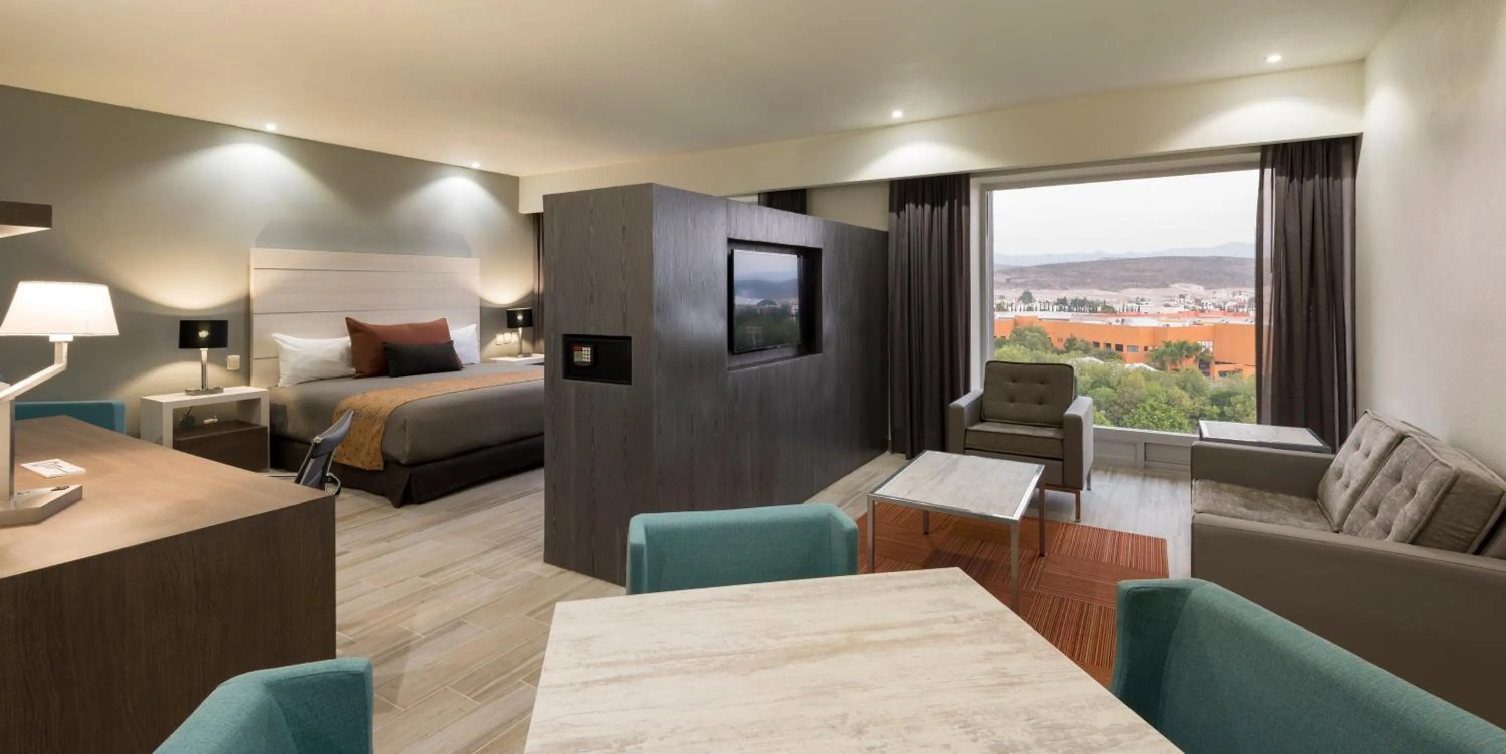 Photo of the whole room, Bed in Real Inn San Luis Potosi