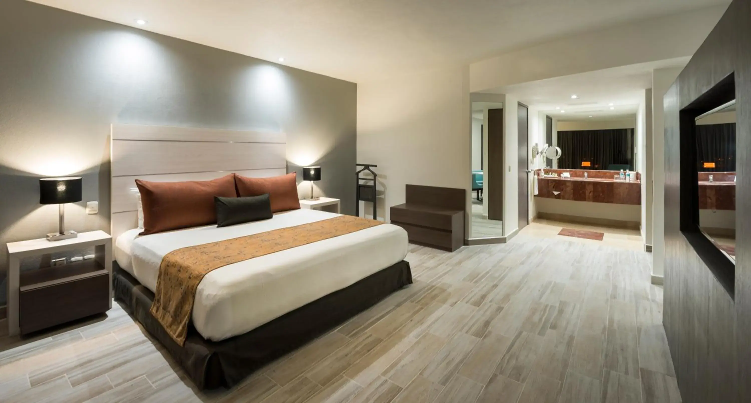 Master Suite with King bed in Real Inn San Luis Potosi Master Suite with King bed in Real Inn San Luis Potosi