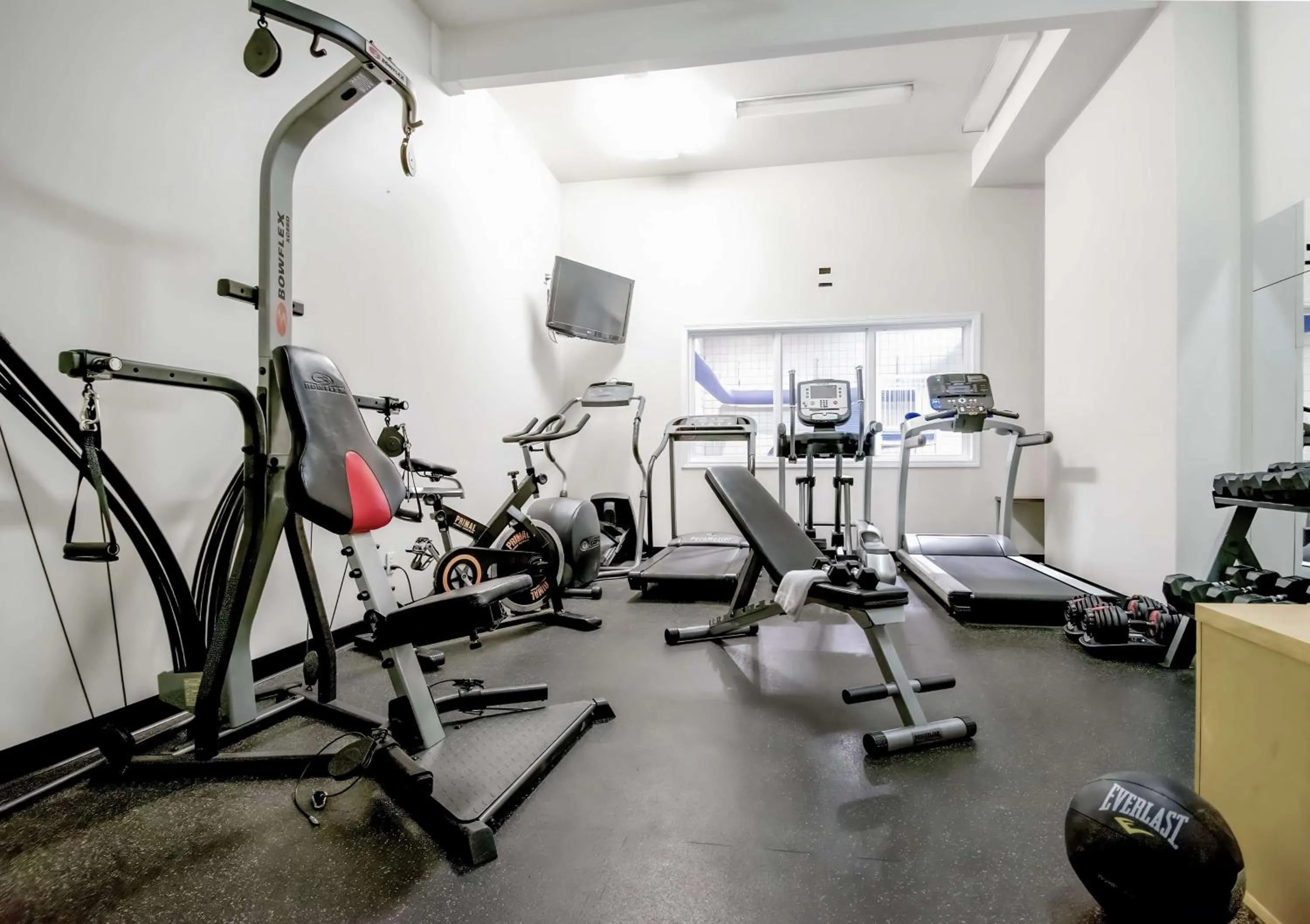 Fitness centre/facilities in Coast Osoyoos Beach Hotel