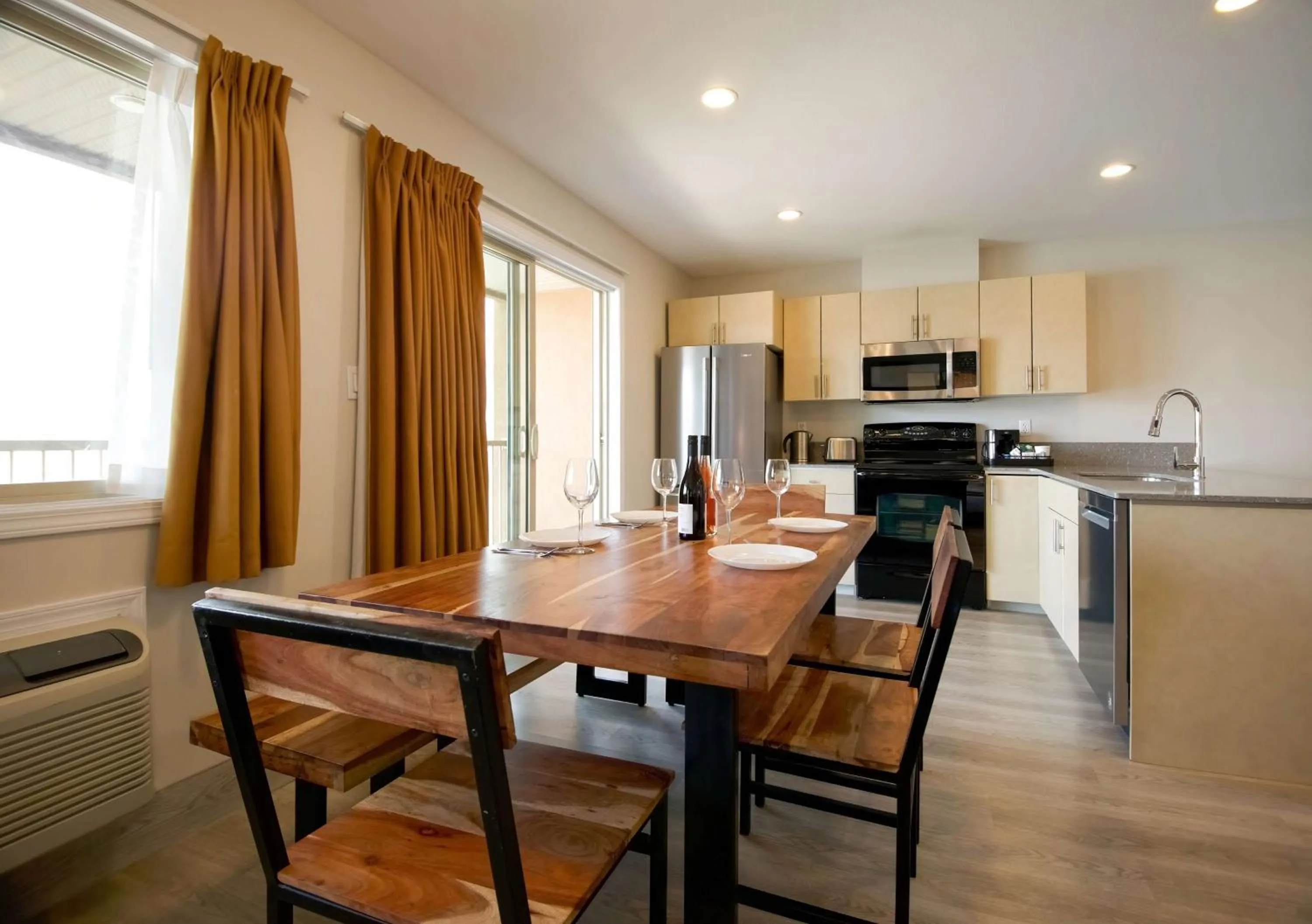 Kitchen or kitchenette in Coast Osoyoos Beach Hotel