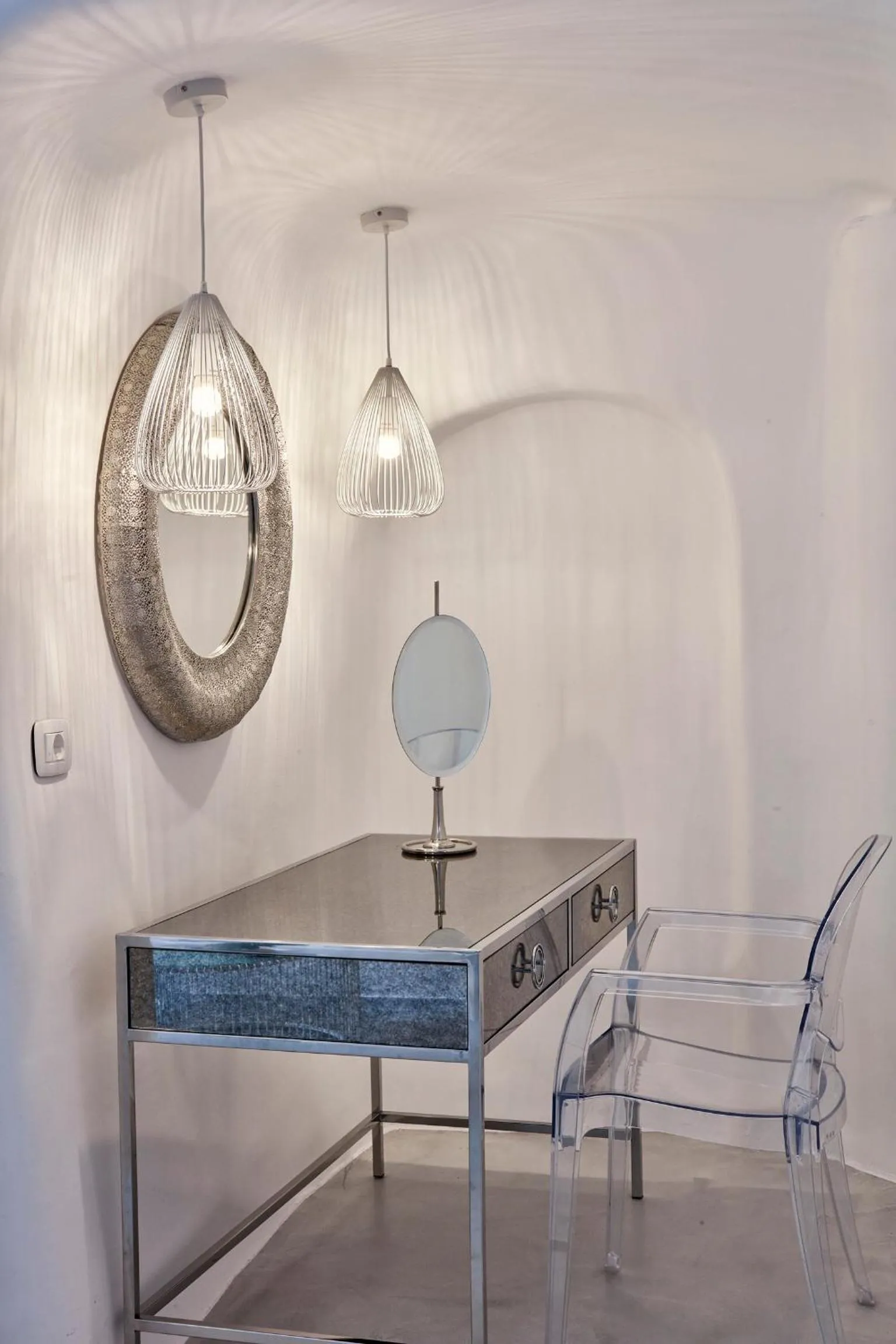 Decorative detail in Limestone