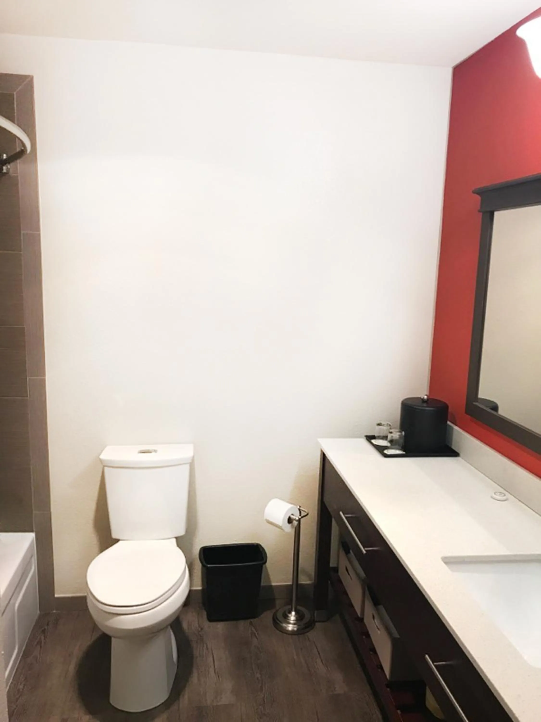 Bathroom in Coast Inn at Lake Hood