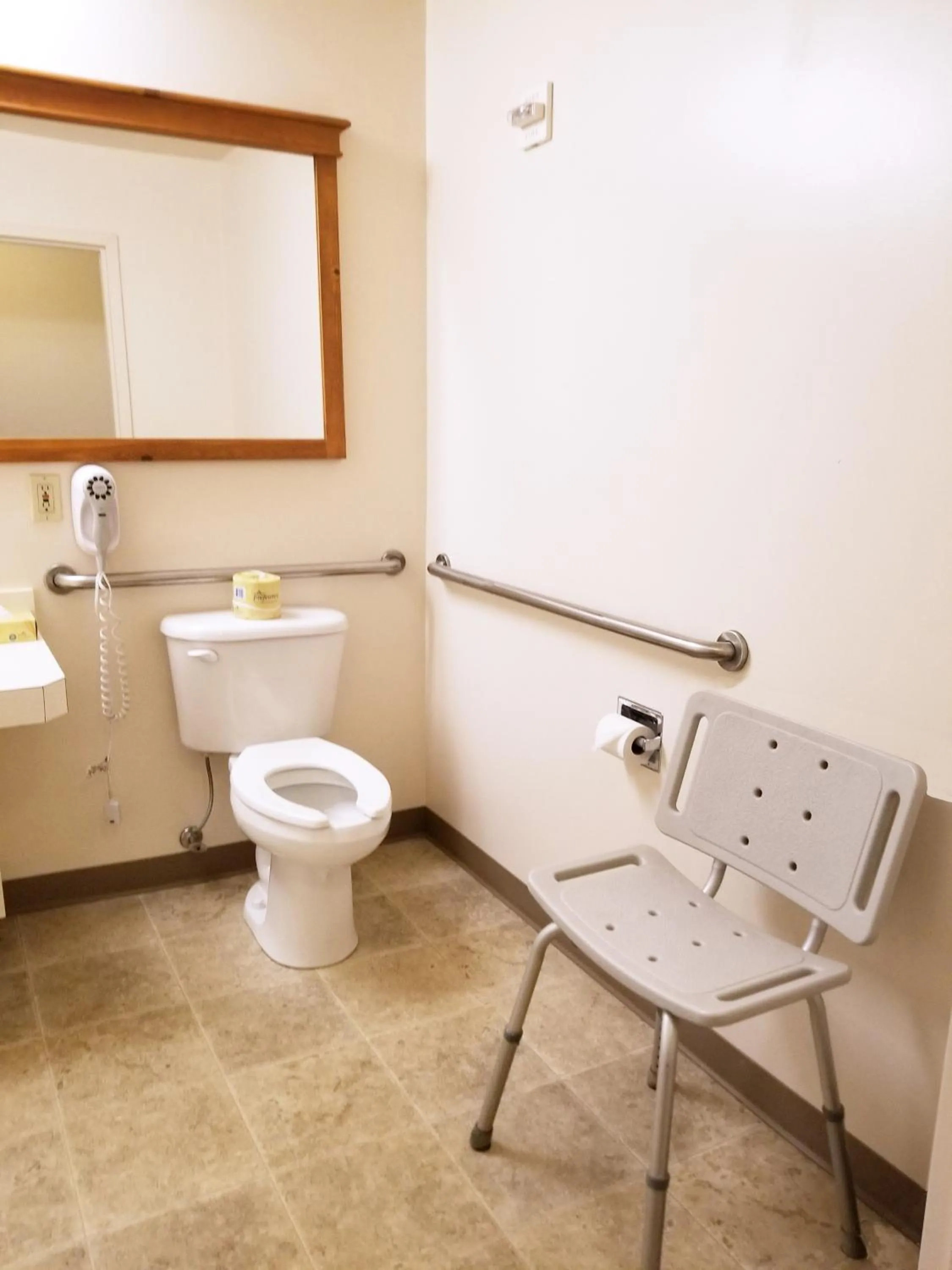 Bathroom in Coast Inn at Lake Hood