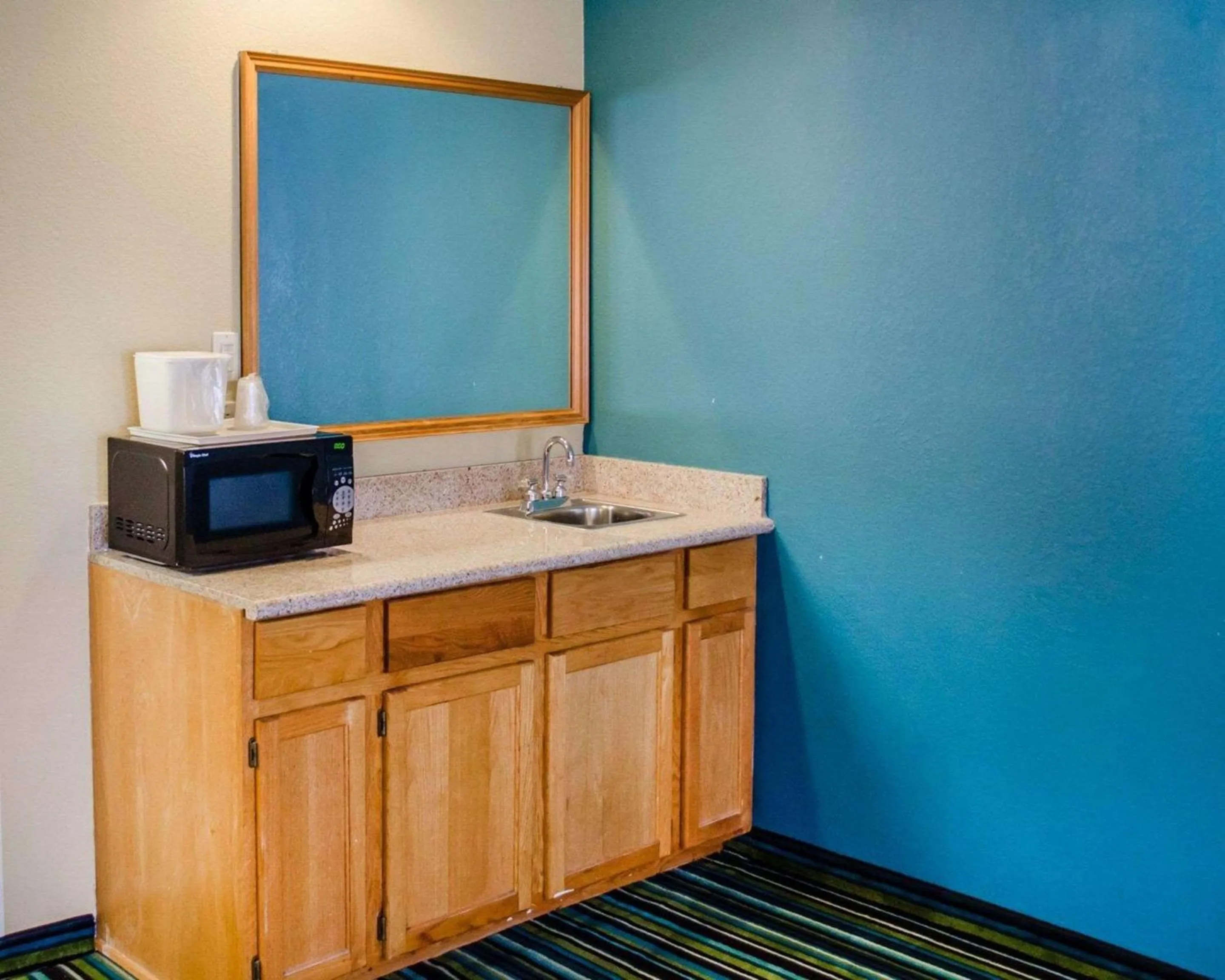 Bedroom in Quality Inn & Suites Medina - Akron West