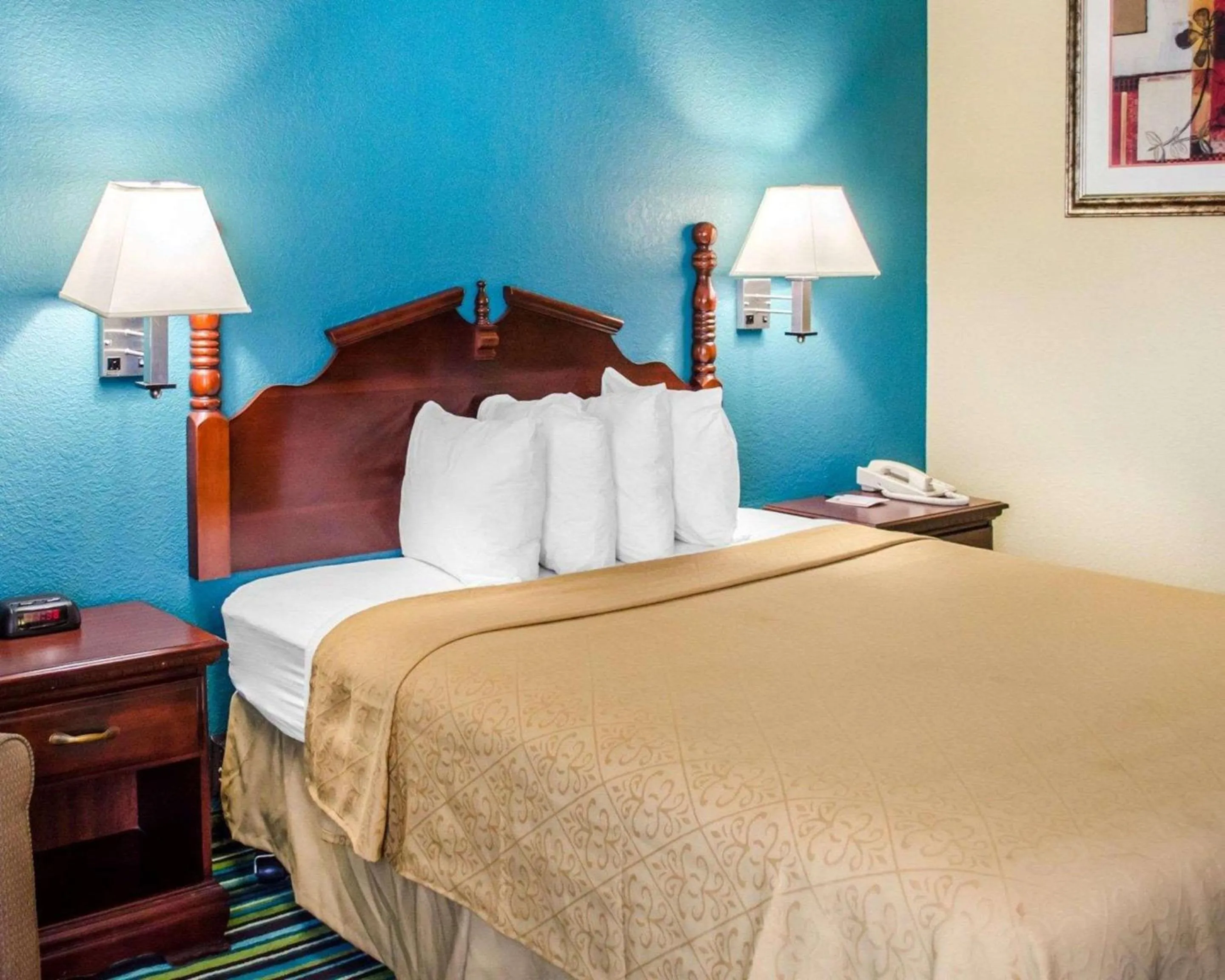 Bedroom, Bed in Quality Inn & Suites Medina - Akron West