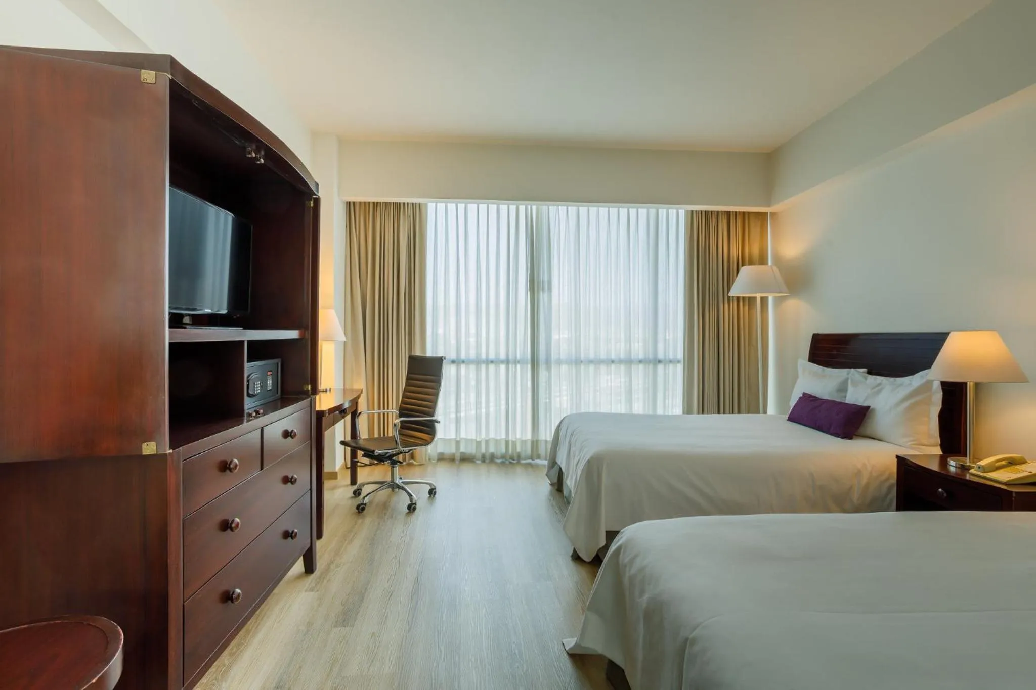 Photo of the whole room, Bed in Camino Real Pachuca