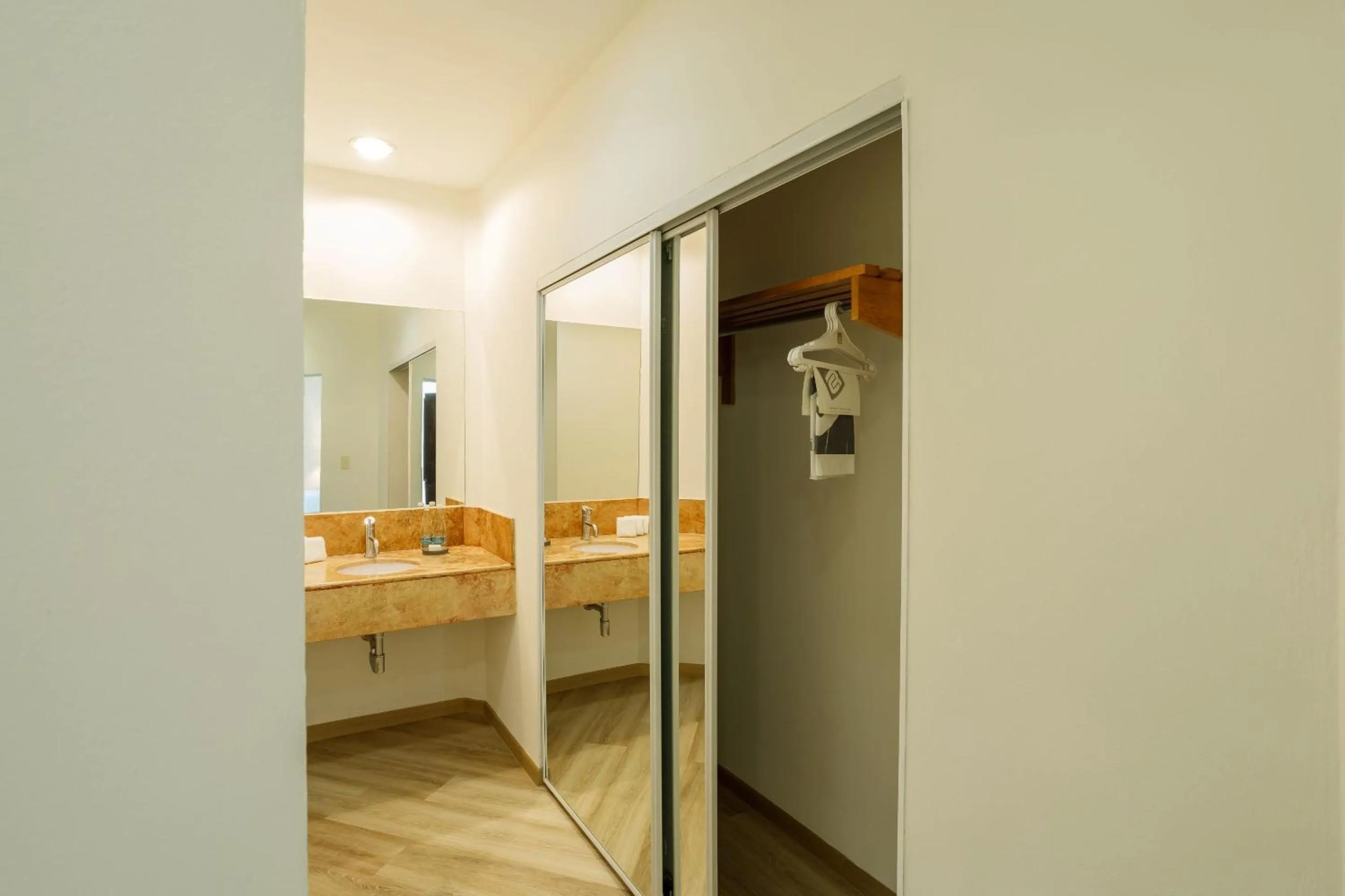 Bathroom, Bed in Camino Real Pachuca