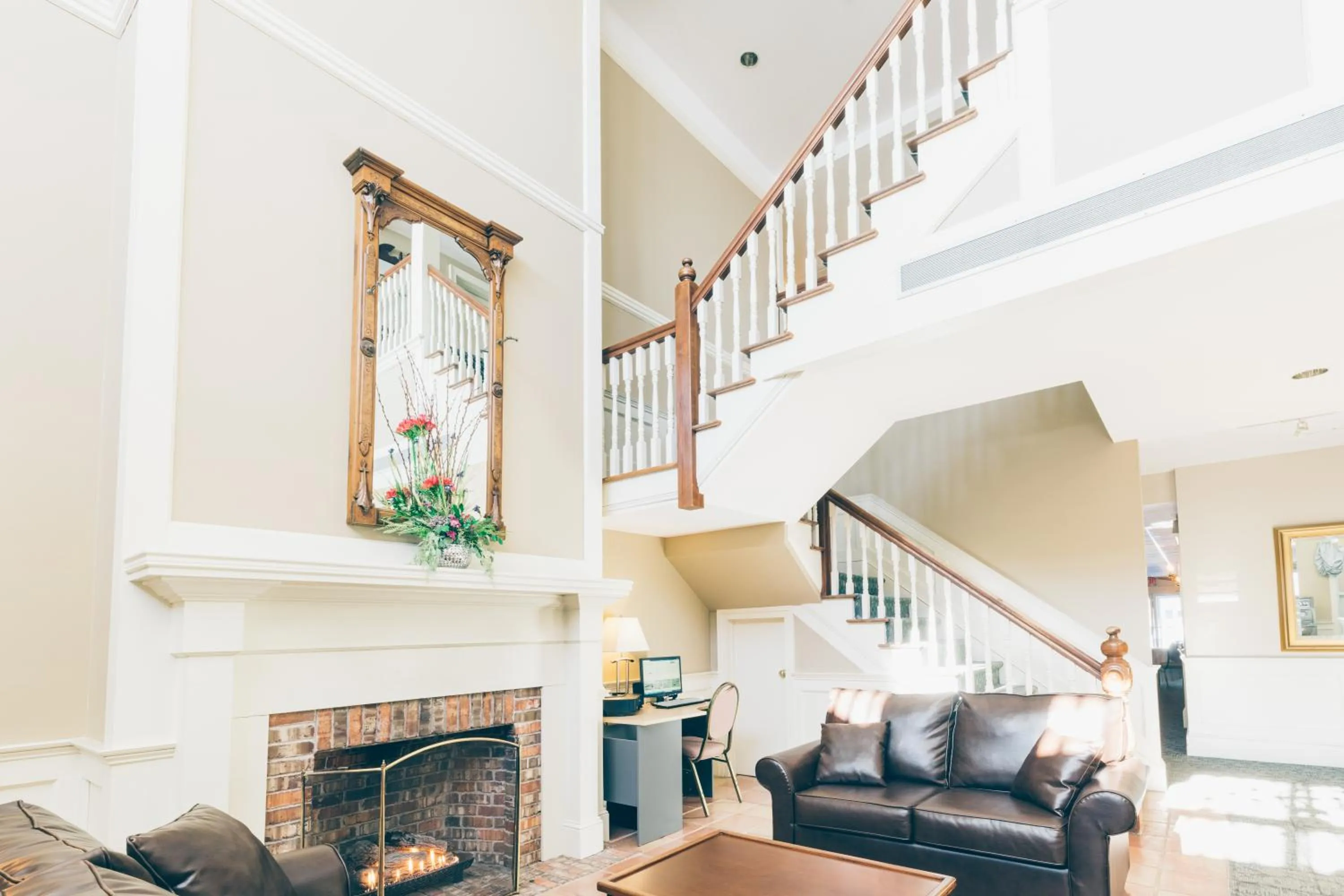 Seating area in The Loyalist Country Inn & Conference Centre