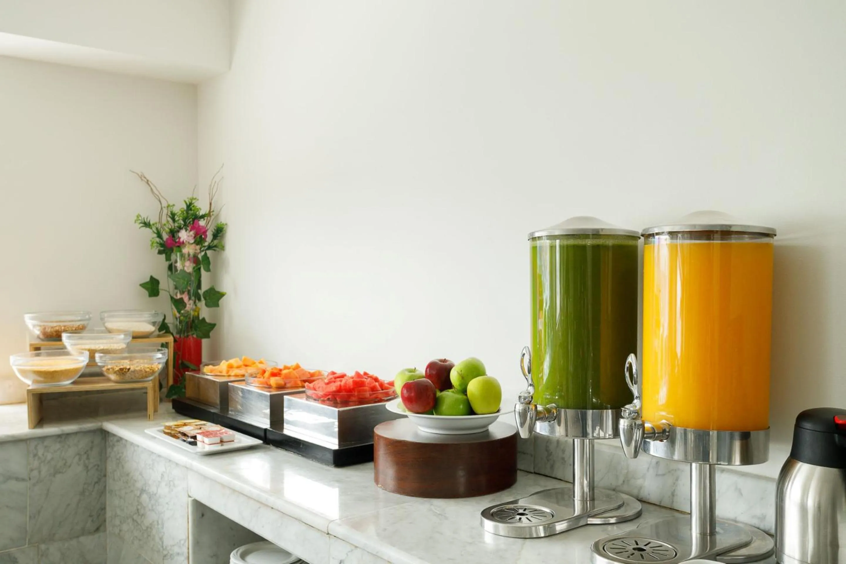 Lobby or reception in Real Inn Tijuana by Camino Real Hoteles