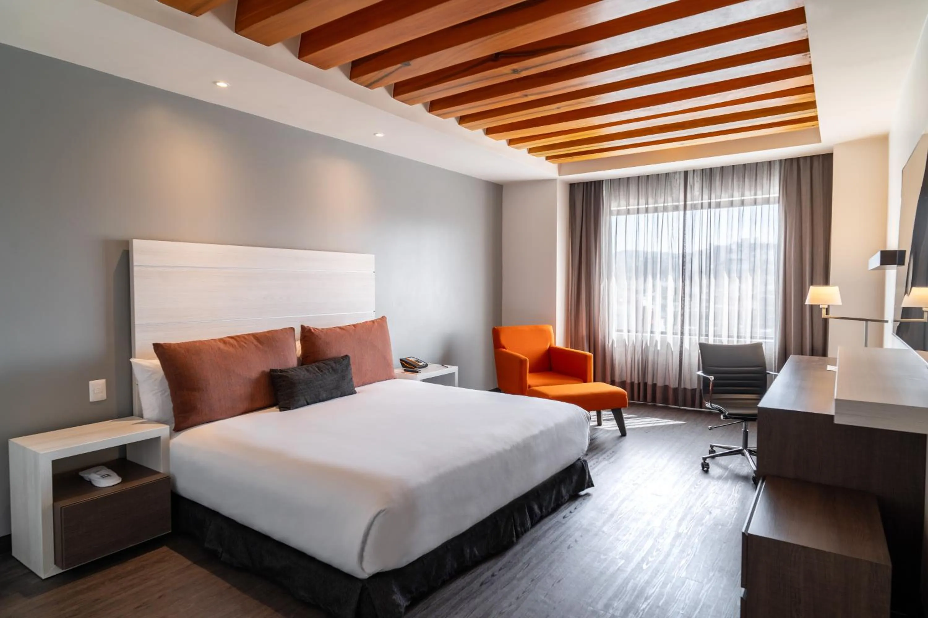 Bed in Real Inn Tijuana by Camino Real Hoteles