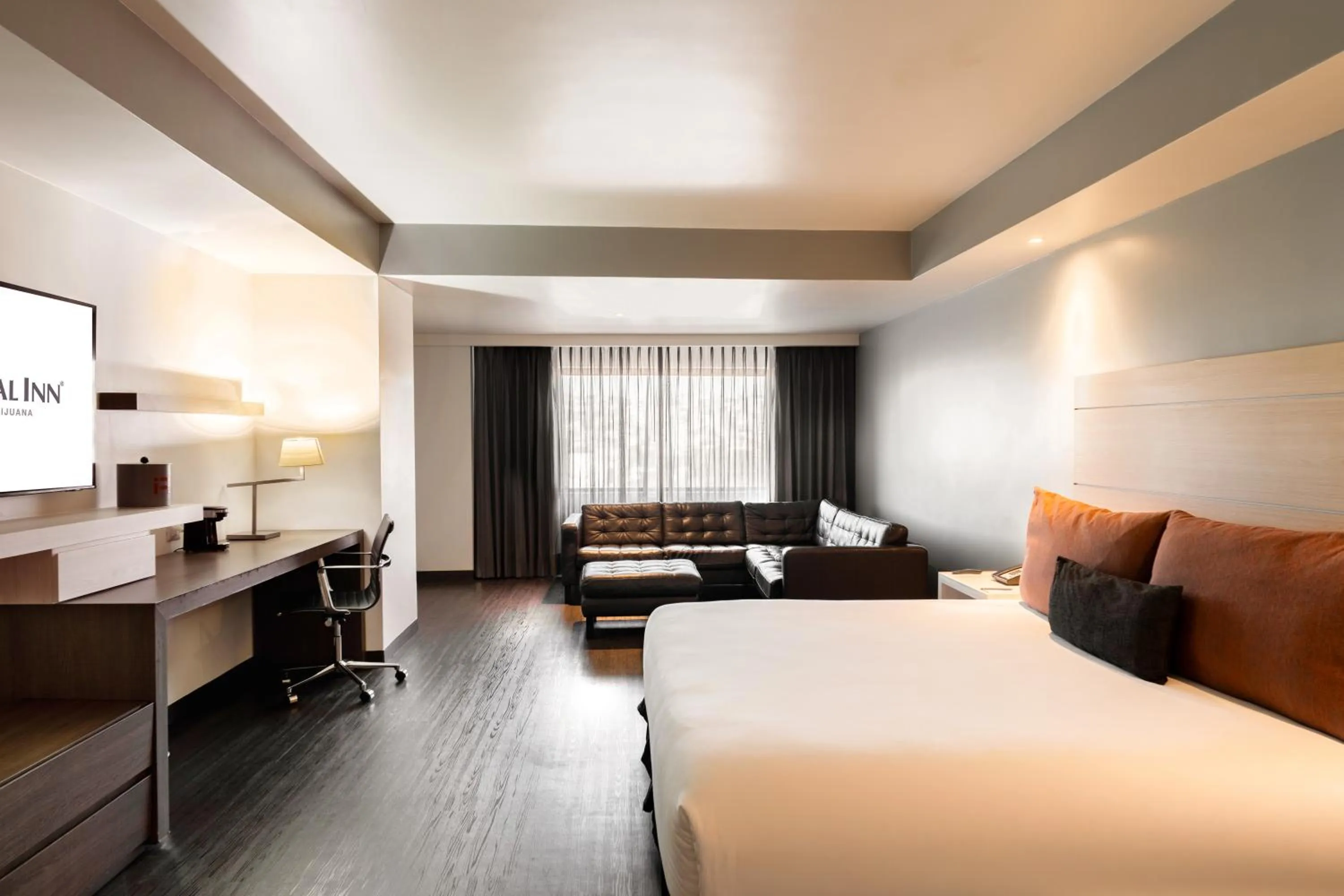 Bed in Real Inn Tijuana by Camino Real Hoteles