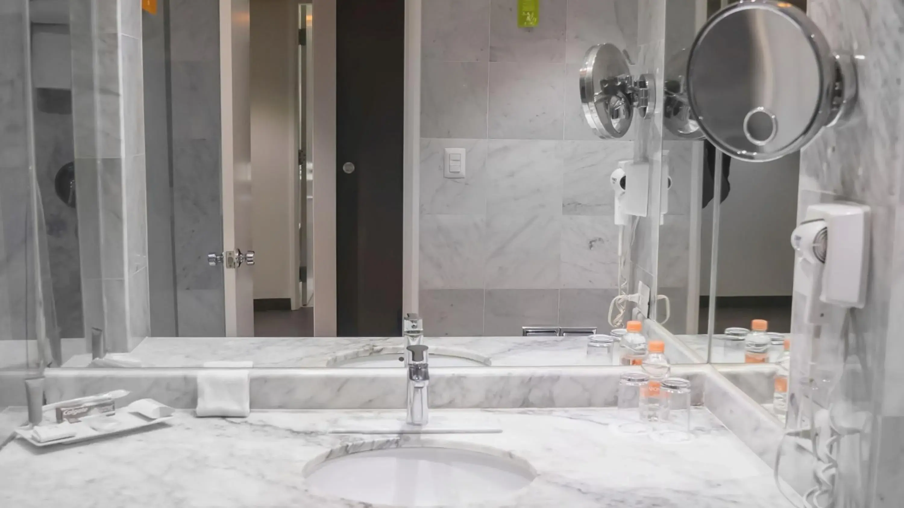 Junior Suite King in Real Inn Tijuana by Camino Real Hoteles Junior Suite King in Real Inn Tijuana by Camino Real Hoteles