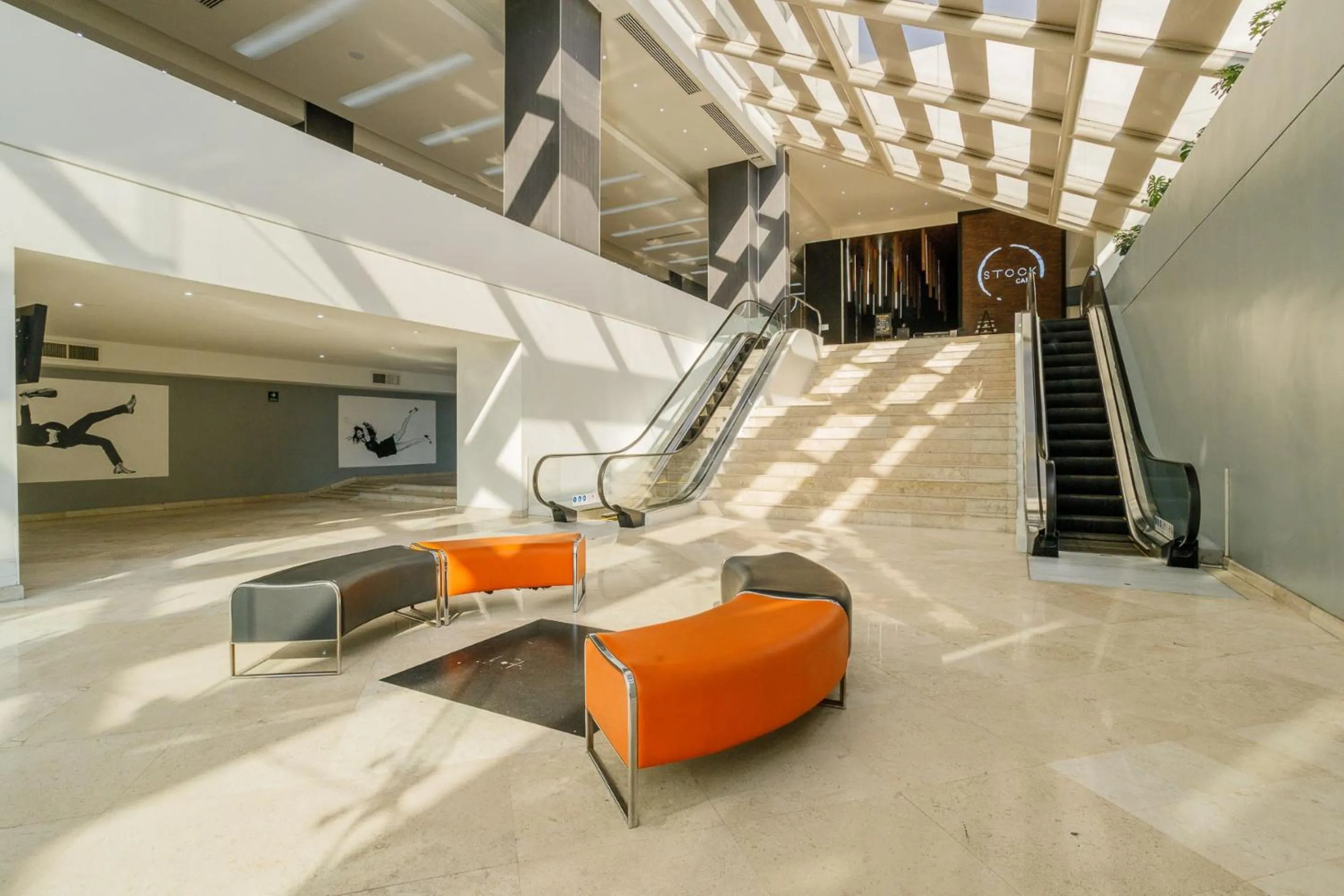 Lobby or reception in Real Inn Tijuana by Camino Real Hoteles