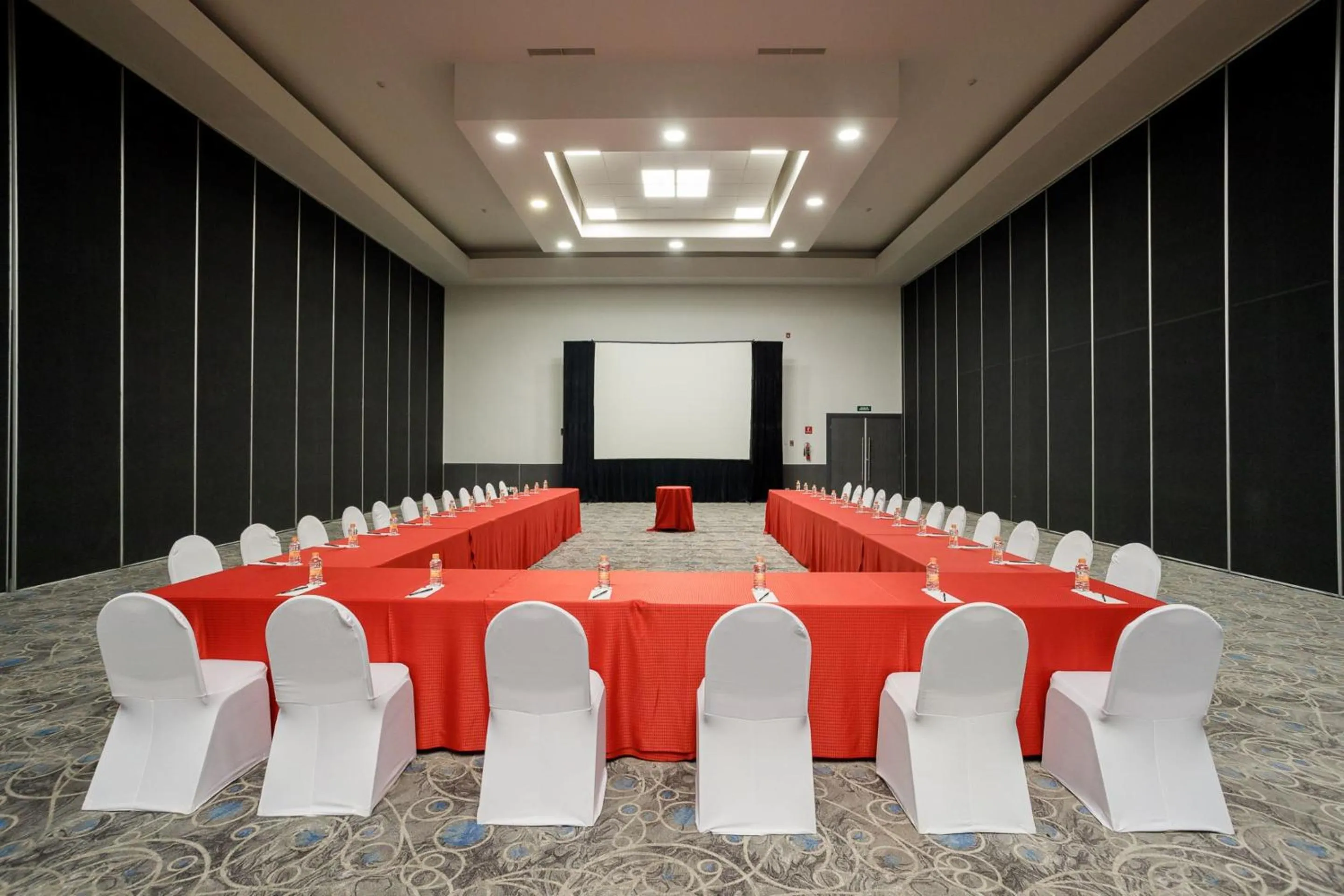Meeting/conference room in Real Inn Tijuana by Camino Real Hoteles